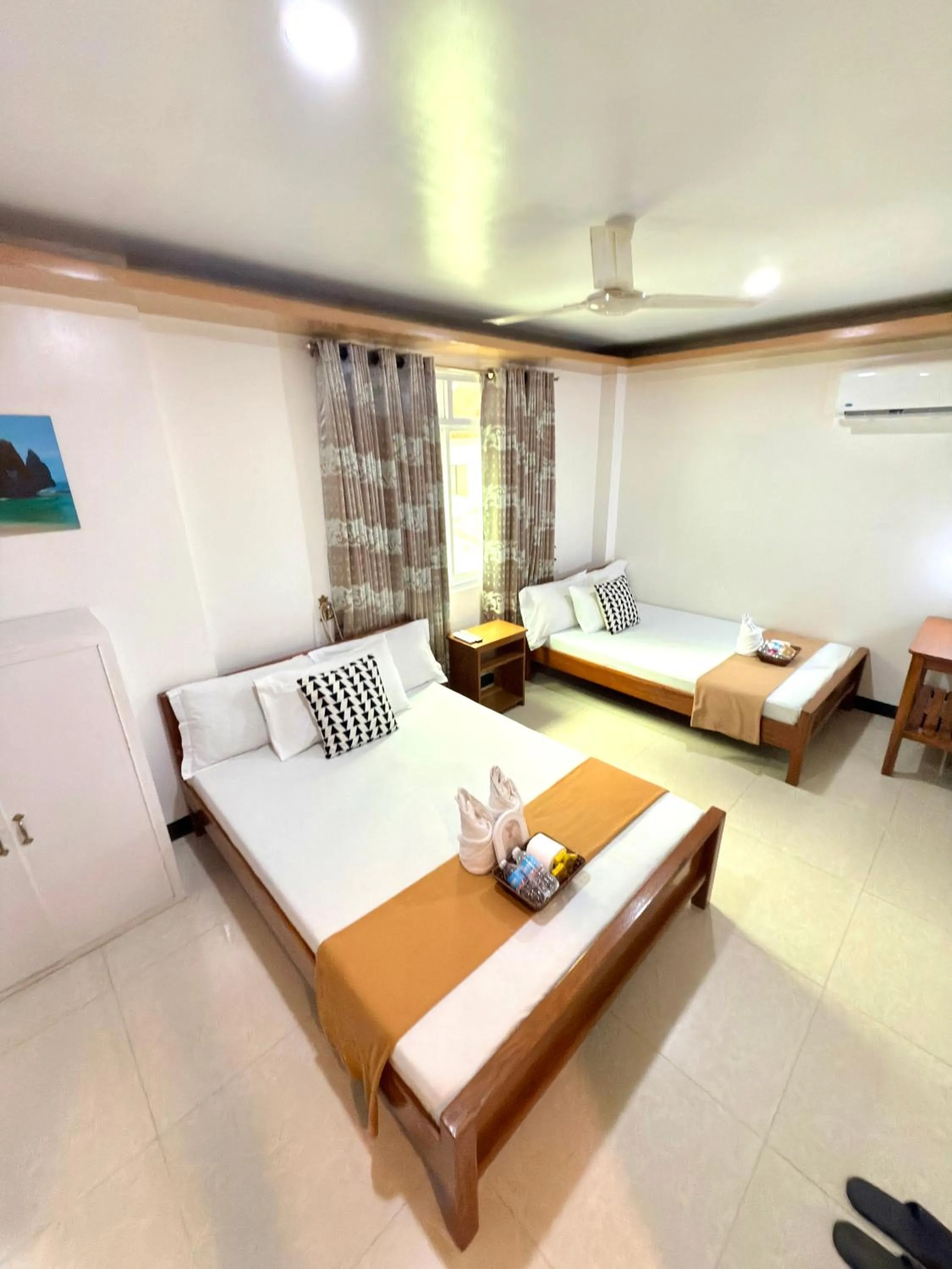 Bed in Buena's Haven Travelodge