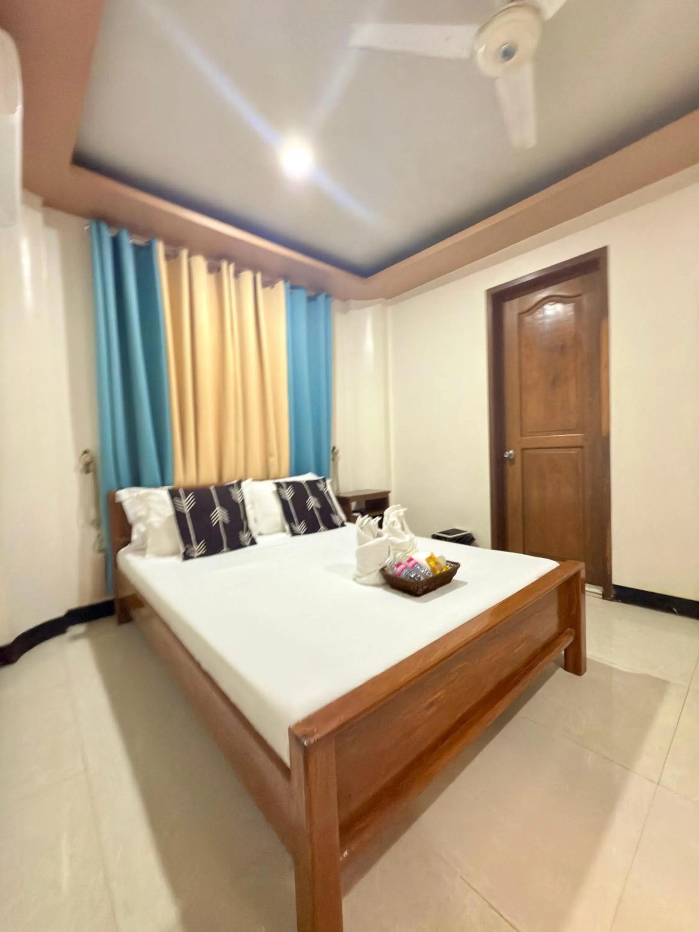 Bed in Buena's Haven Travelodge