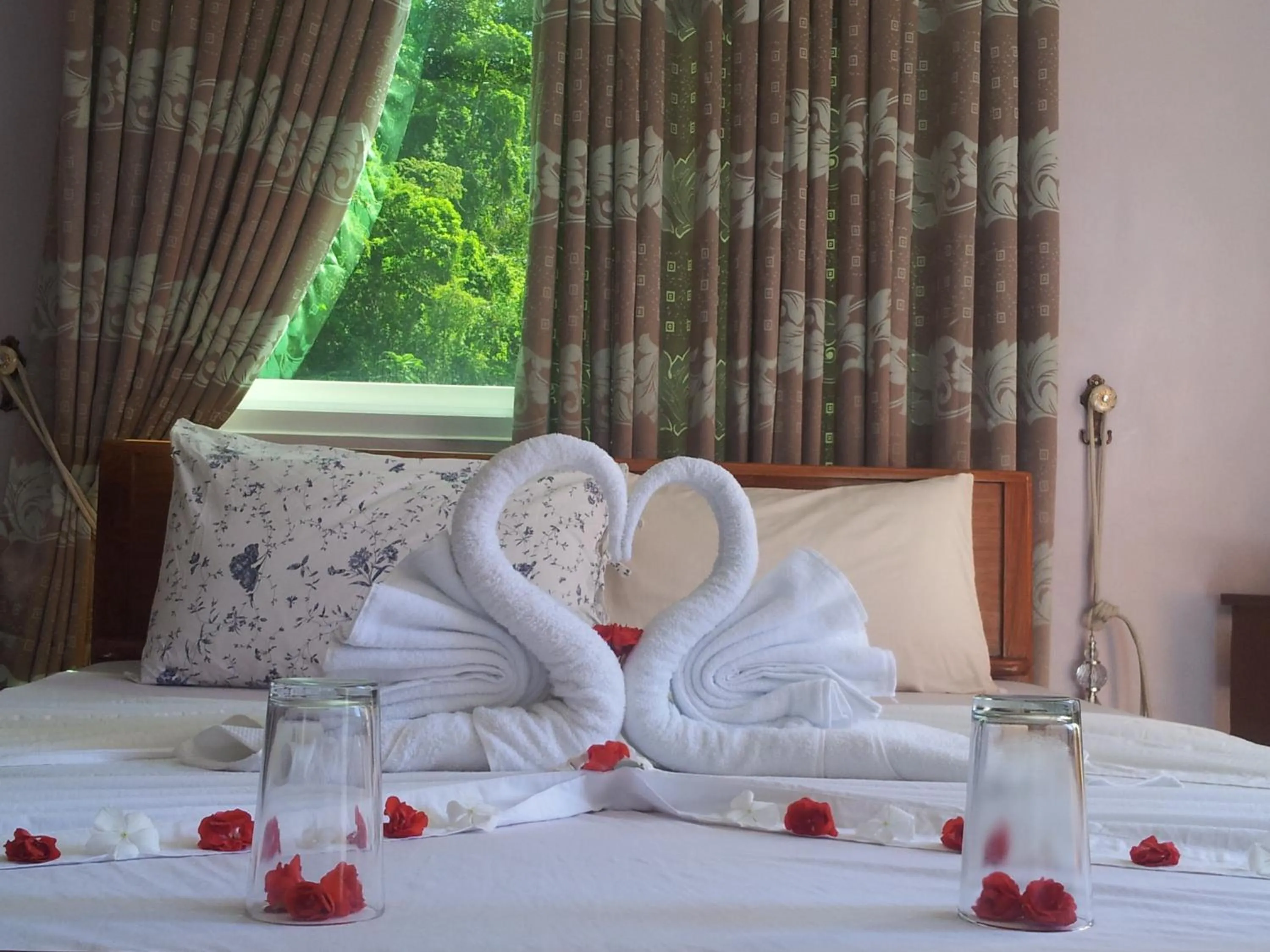 Bed in Buena's Haven Travelodge