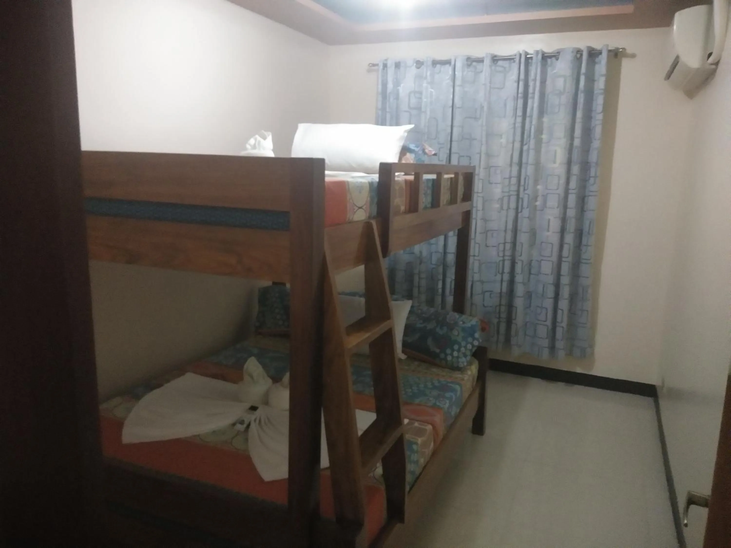 bunk bed, Bed in Buena's Haven Travelodge