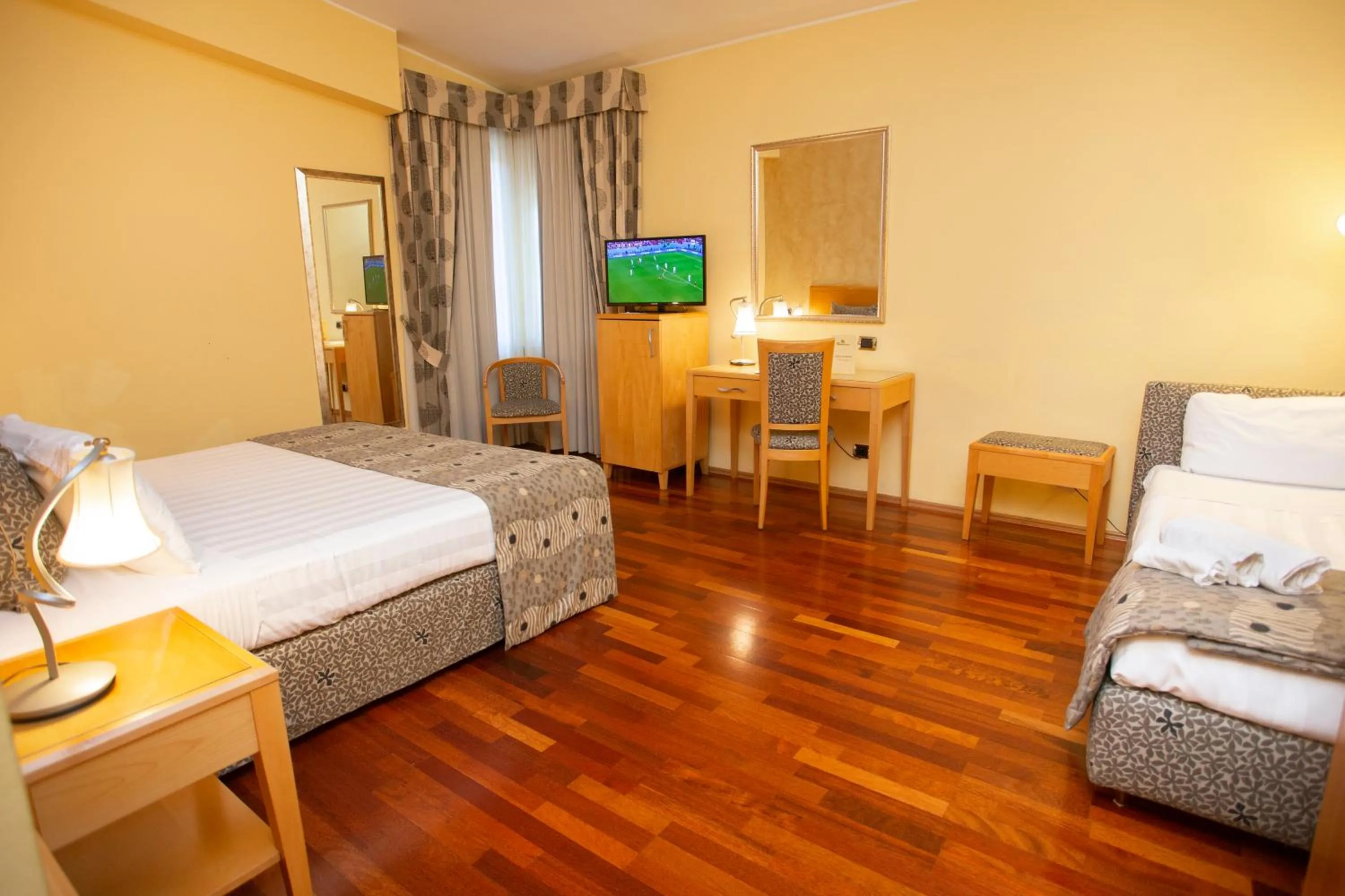 Bedroom, Bed in Riviera Hotel