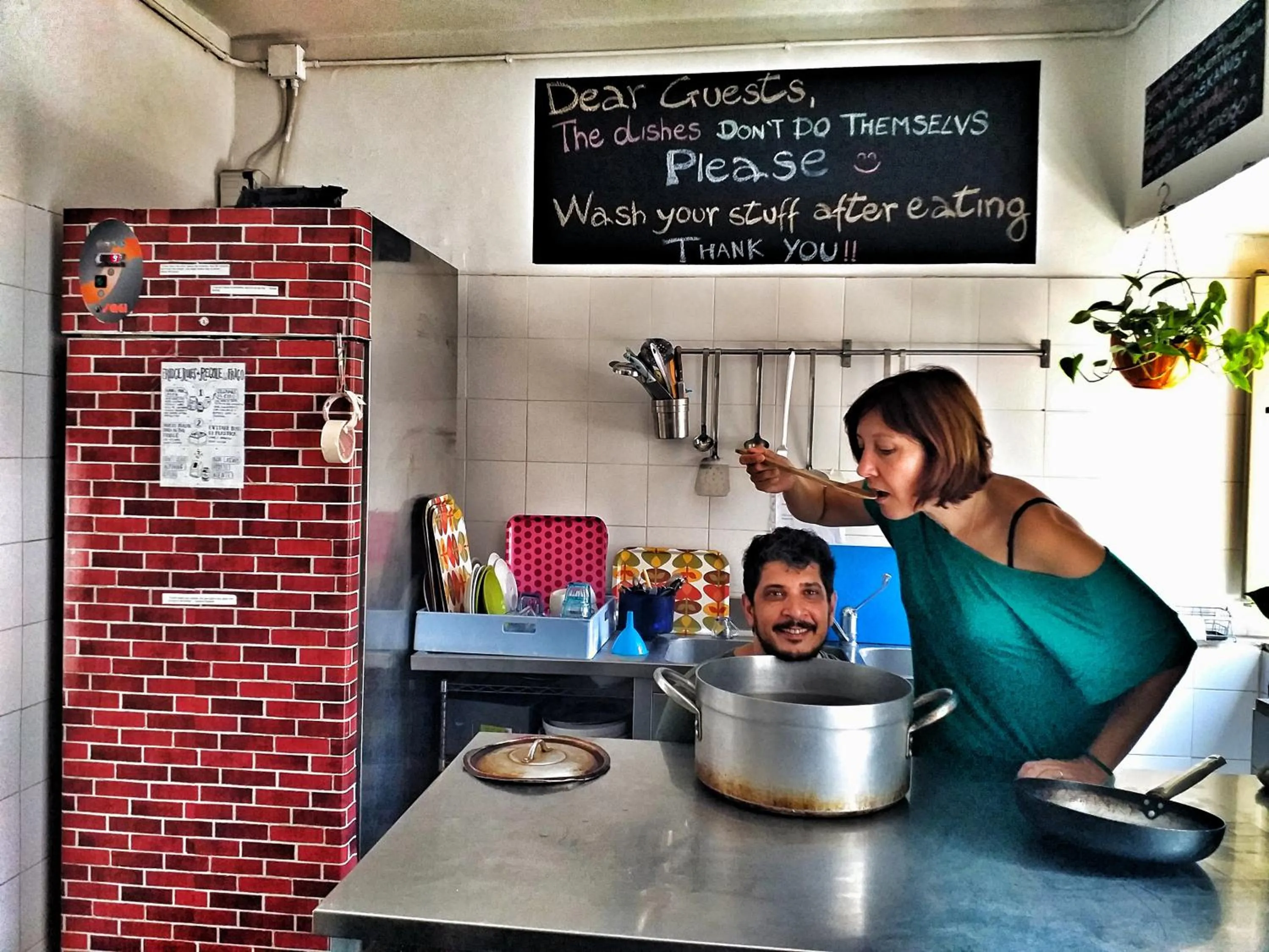 Communal kitchen in Ostello degli Elefanti