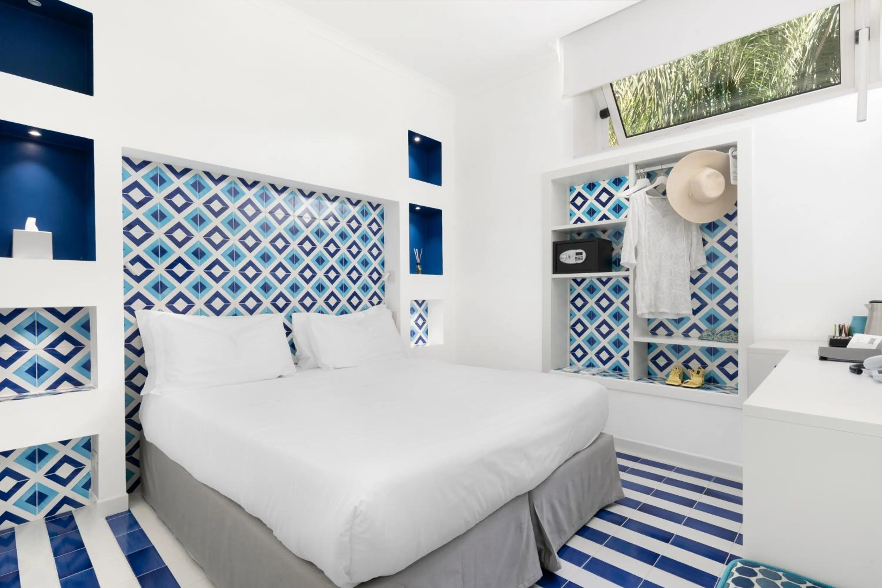 Bedroom, Bed in Hotel Bougainville