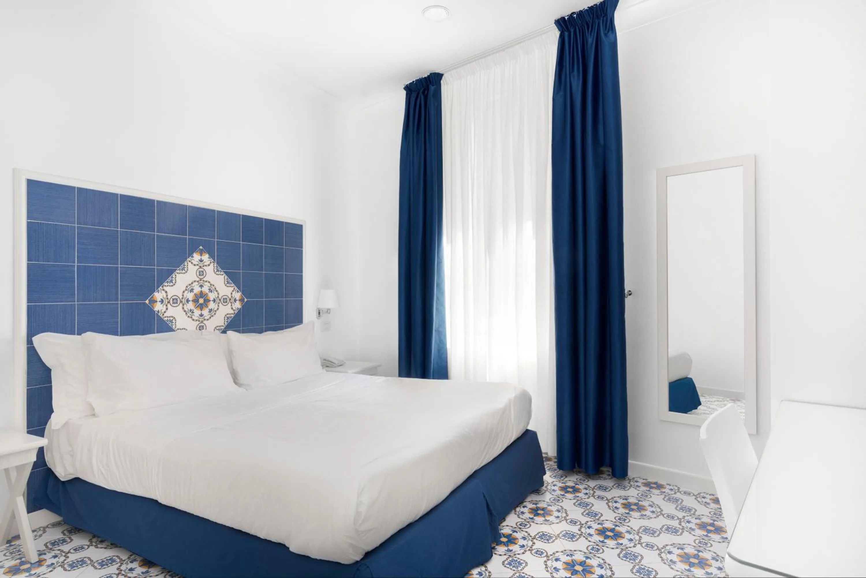 Bedroom, Bed in Hotel Bougainville