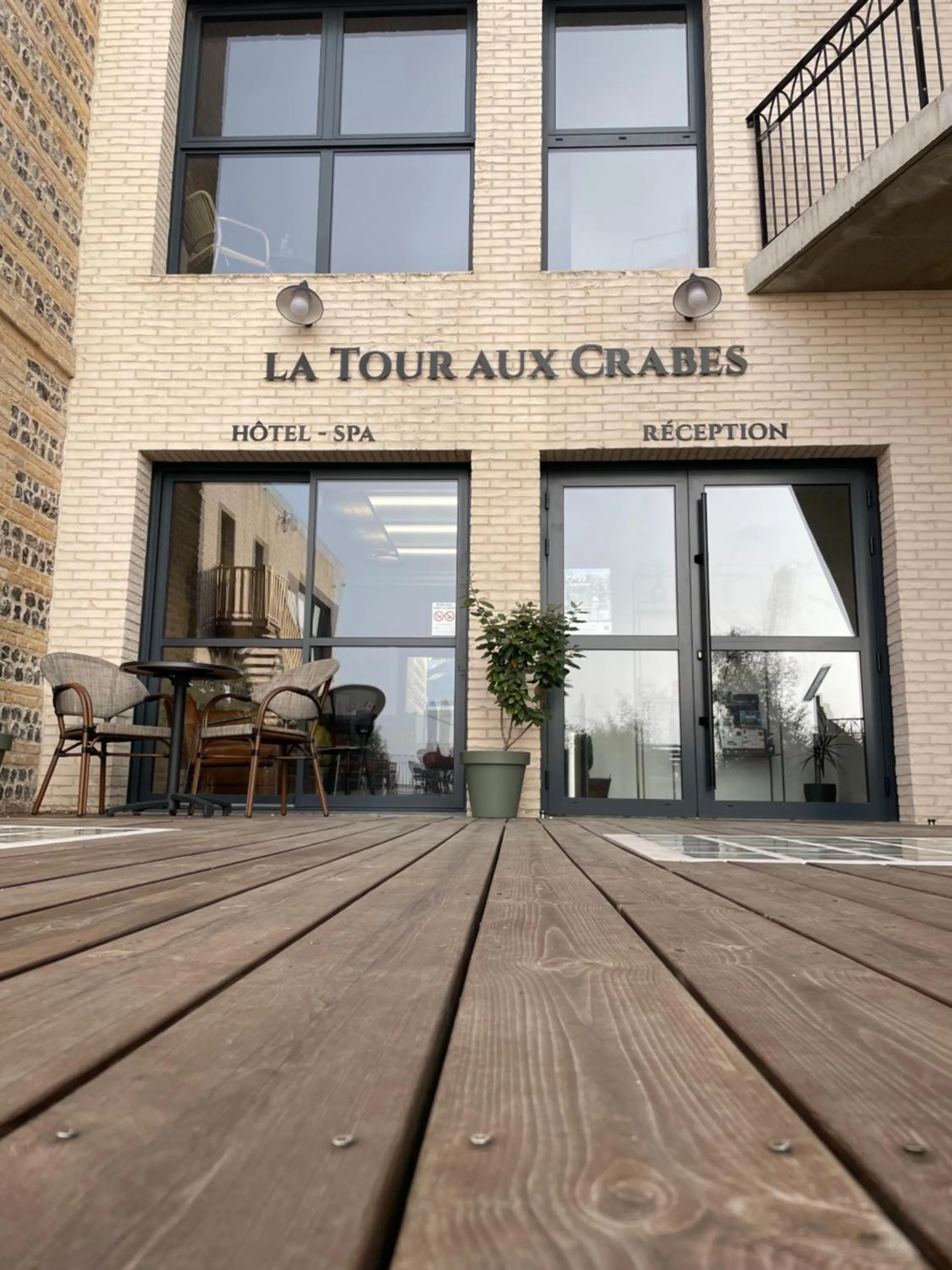 Patio in LA TOUR AUX CRABES près de la plage