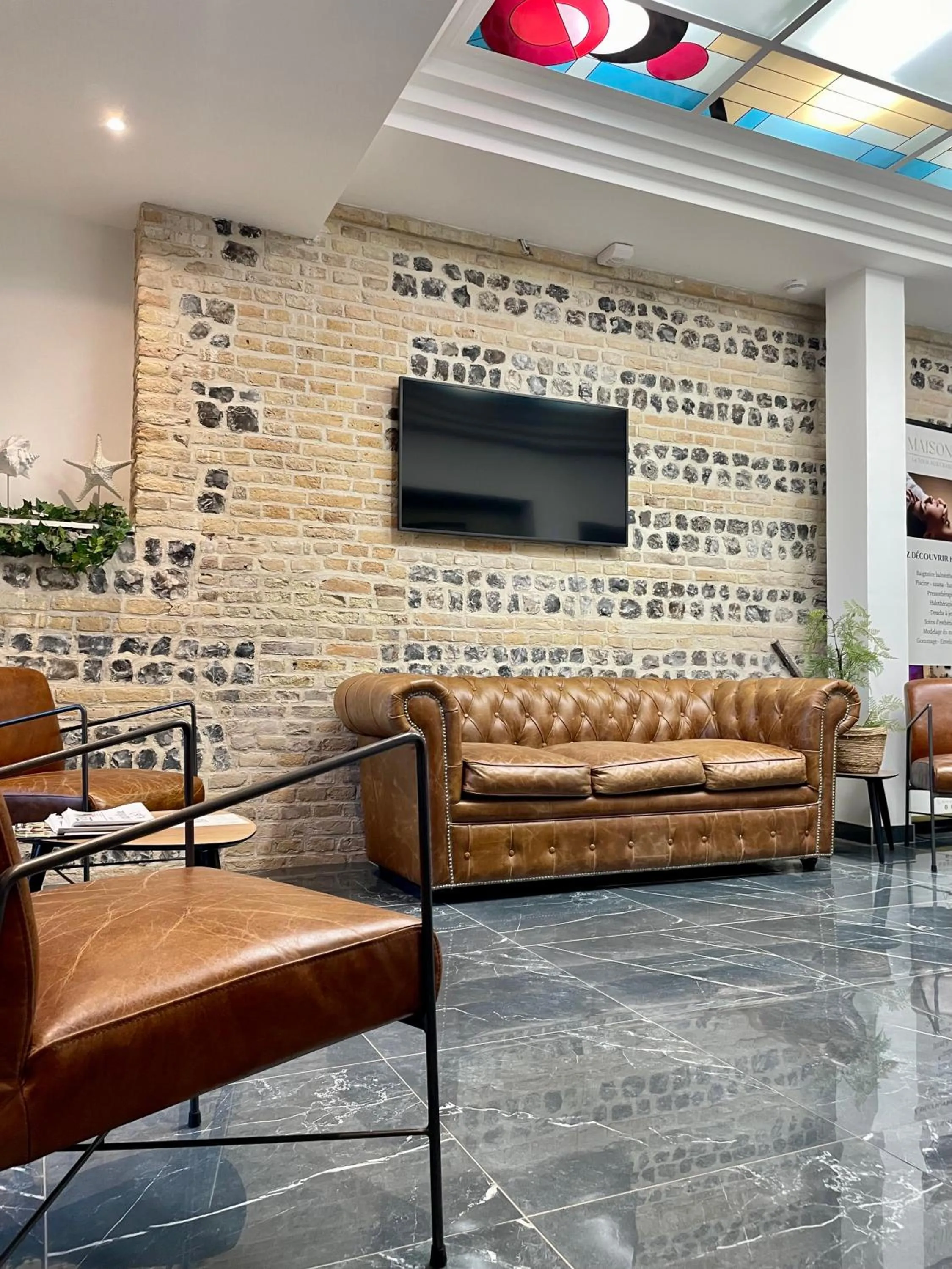 Lobby or reception in LA TOUR AUX CRABES près de la plage