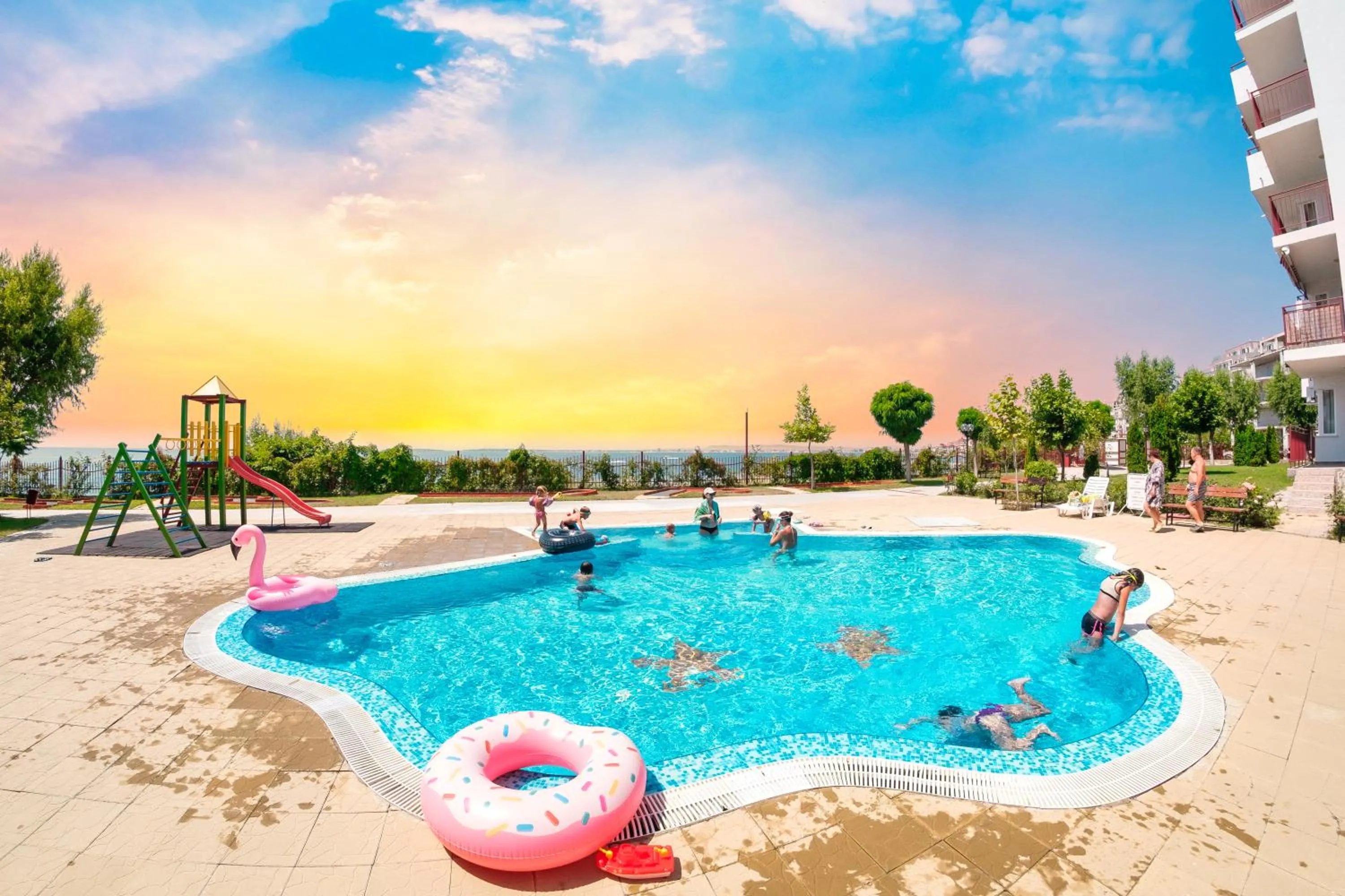 Pool view in Marina View Fort Beach