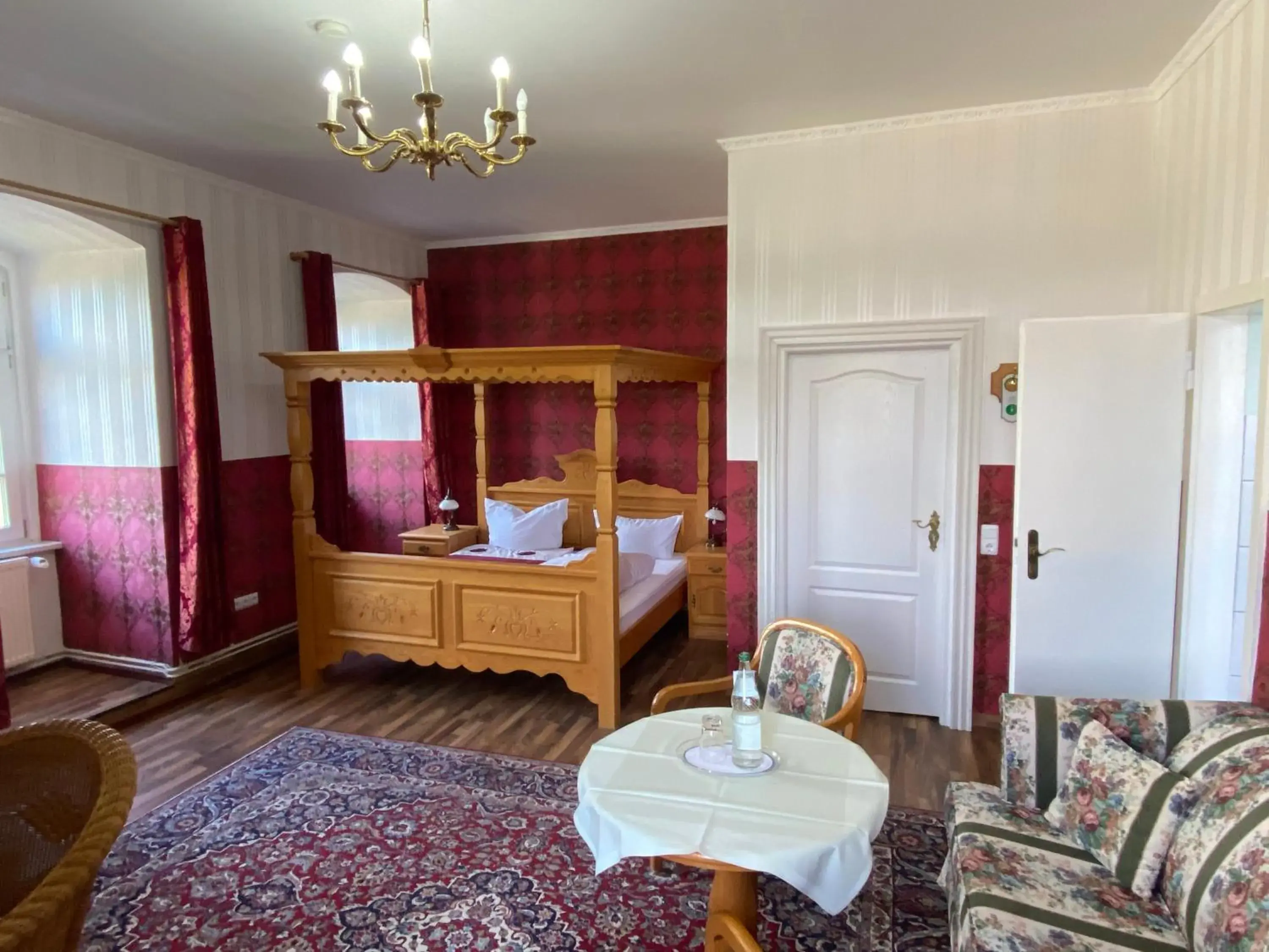 Large Double Room in Jagdschloss lalendorf Large Double Room in Jagdschloss lalendorf