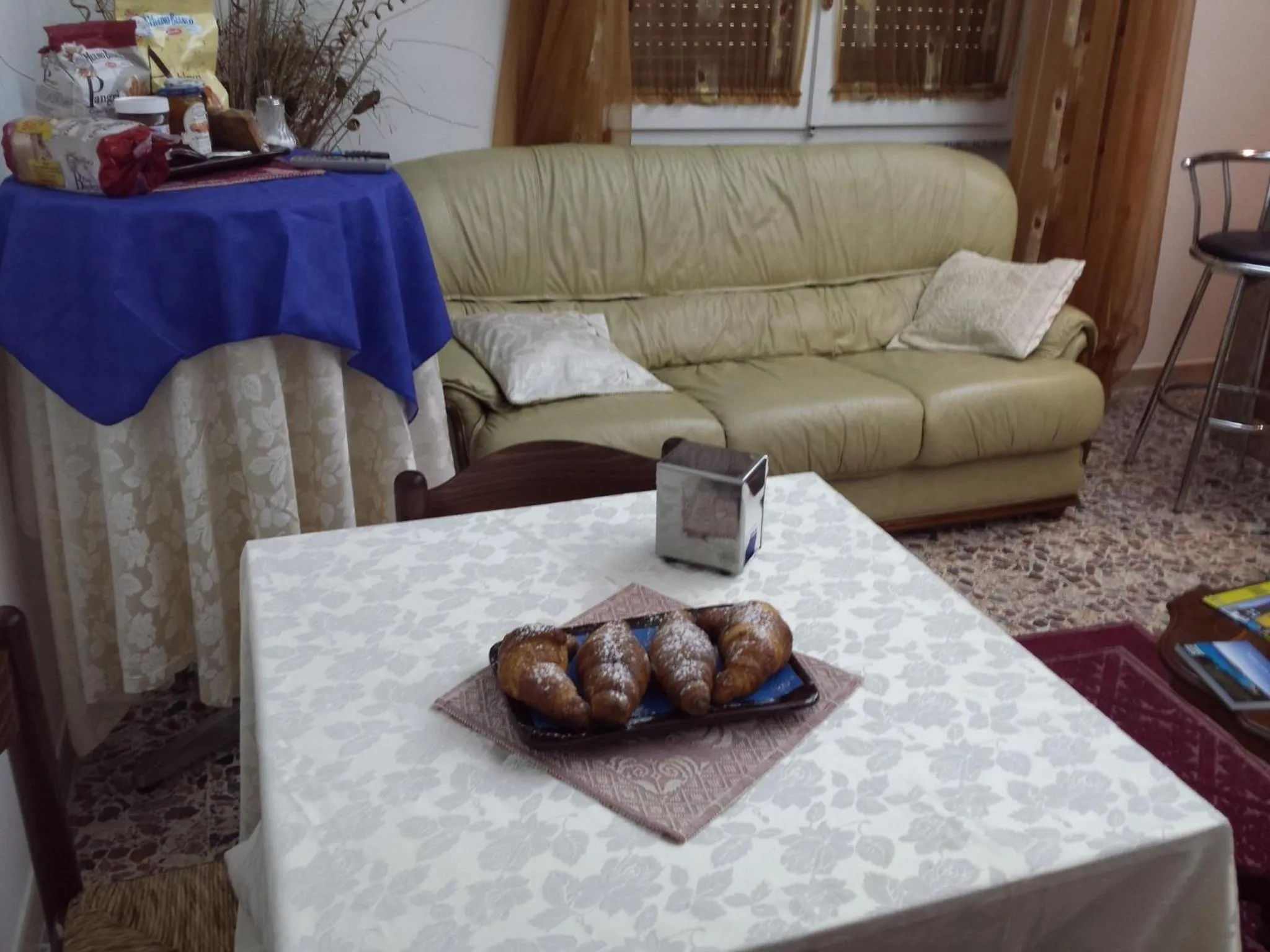 Decorative detail in B&B Santa Gilla