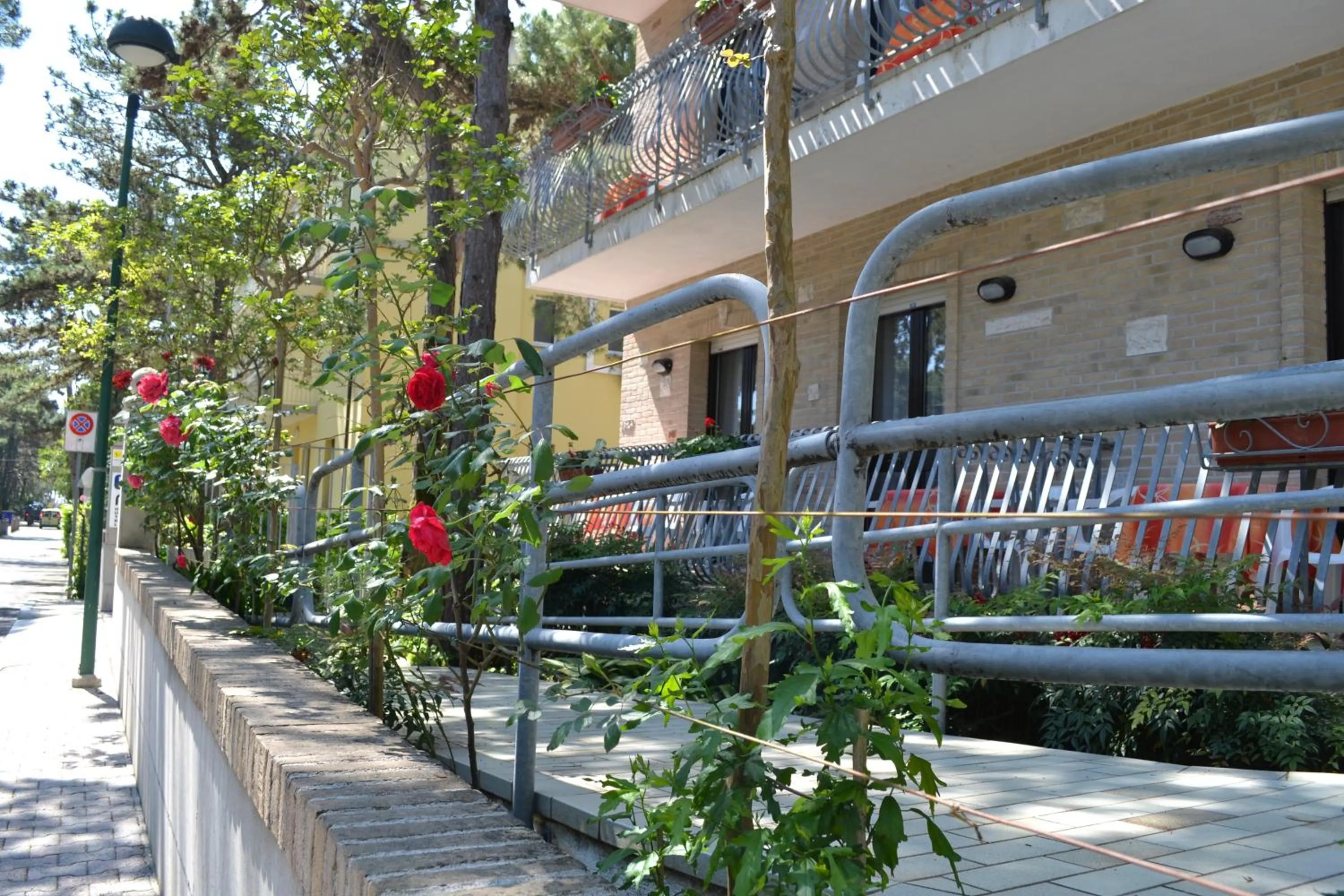 Facade/entrance in Hotel Acapulco
