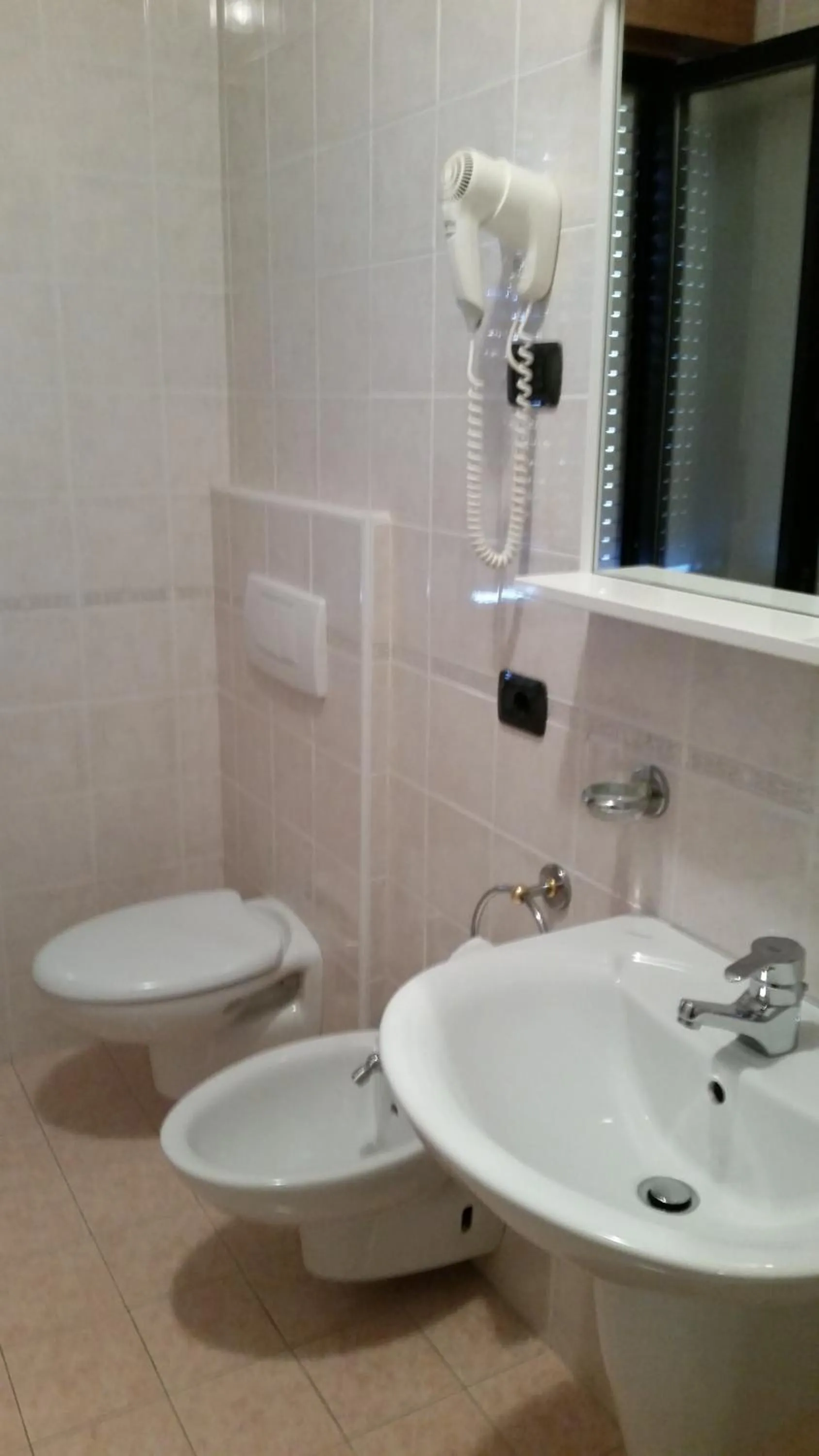 Bathroom in Hotel Acapulco