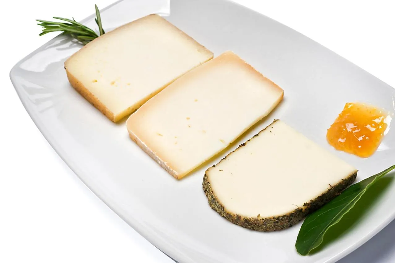 Restaurant/places to eat in Relais La Torre