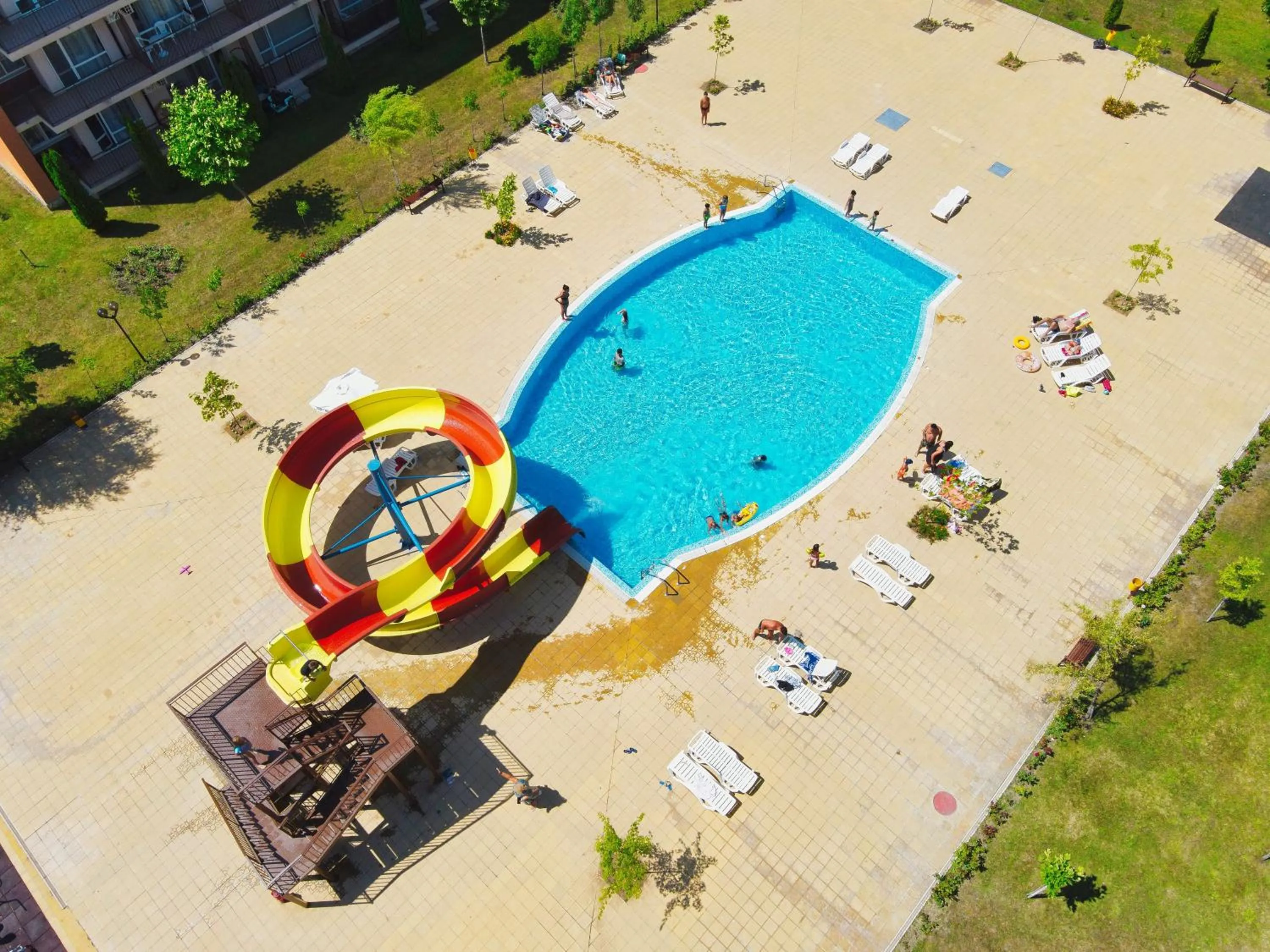 Swimming pool in Orchid Fort Garden