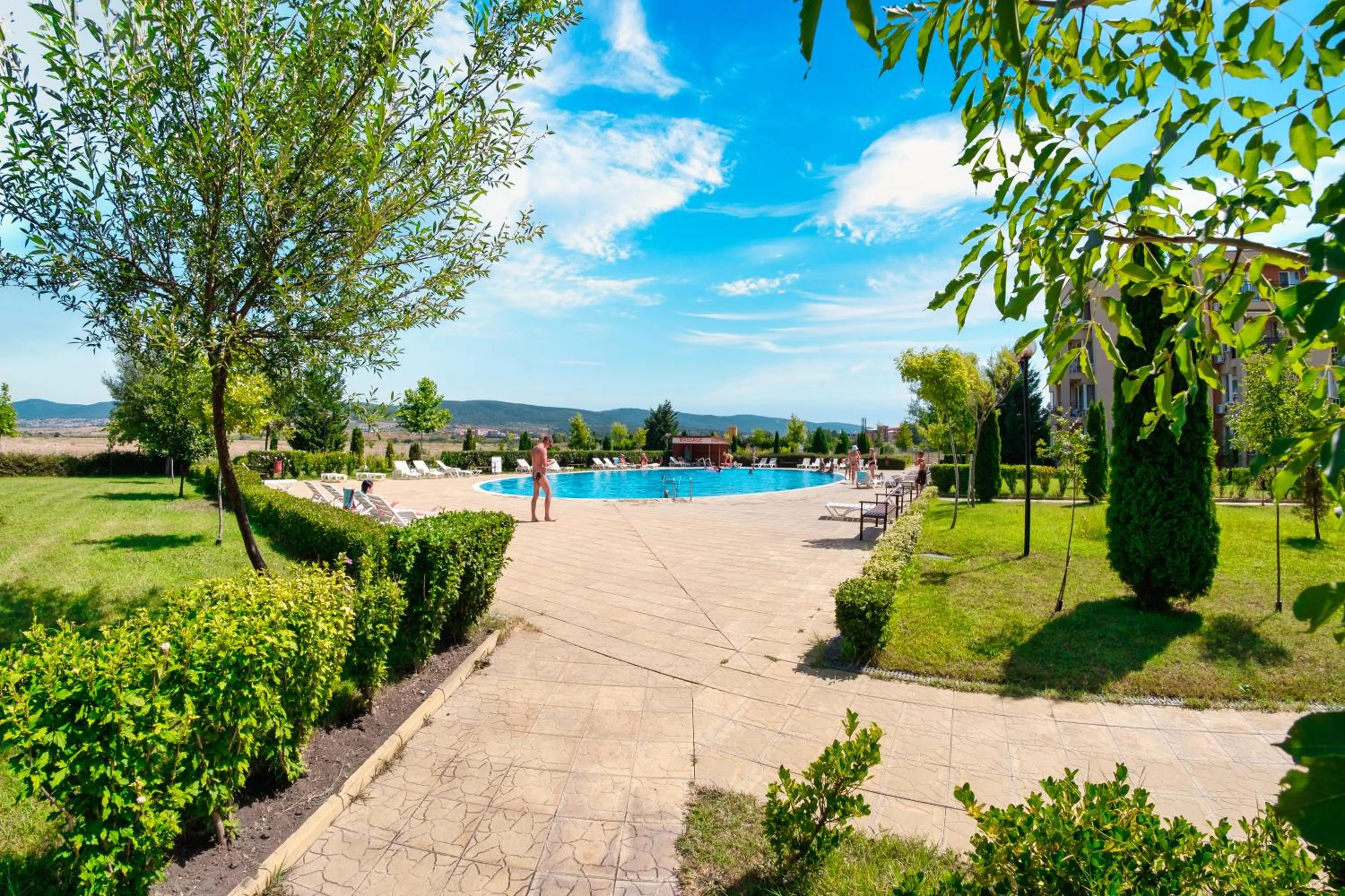 Day in Orchid Fort Garden