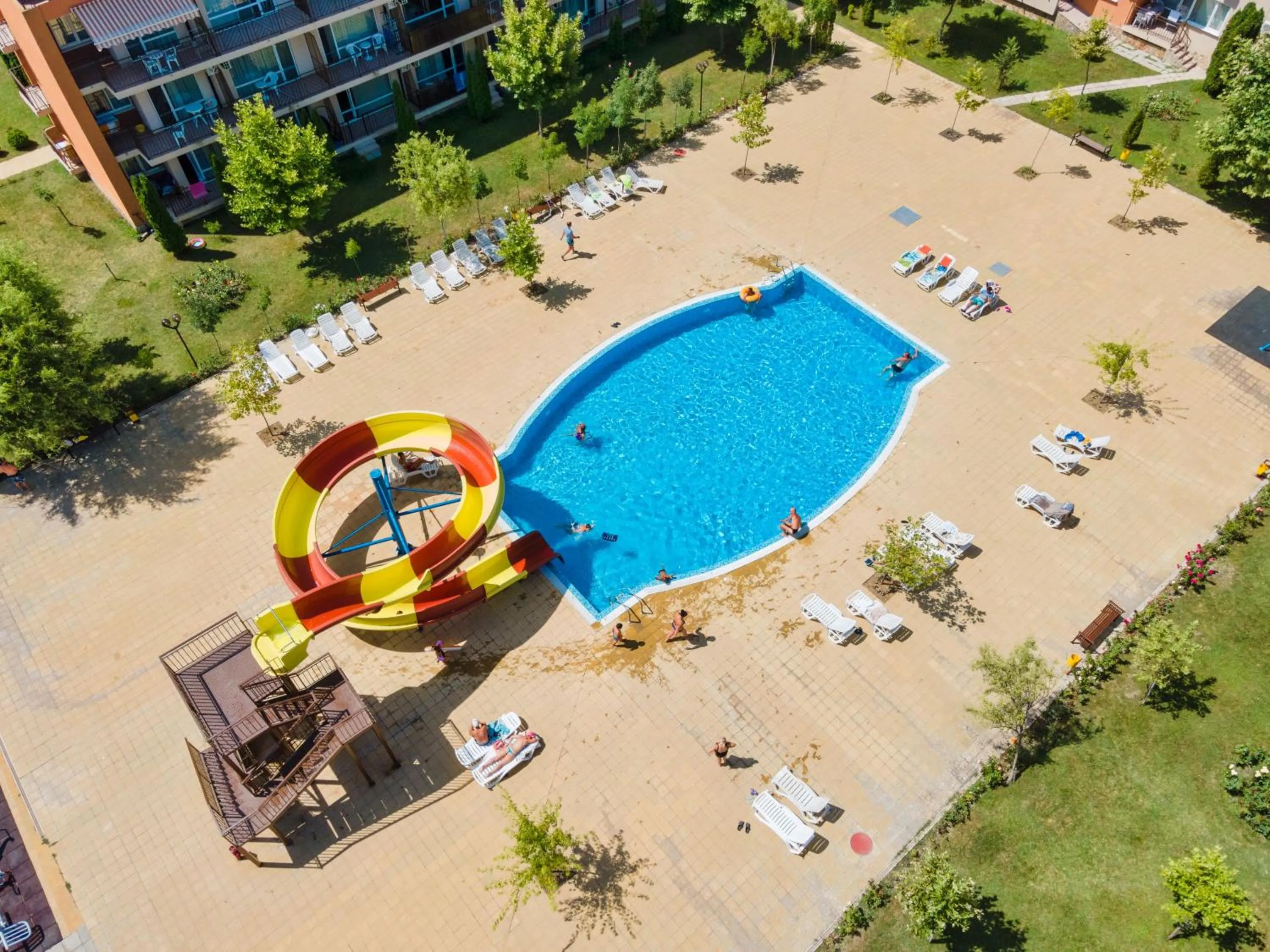 Swimming pool in Orchid Fort Garden