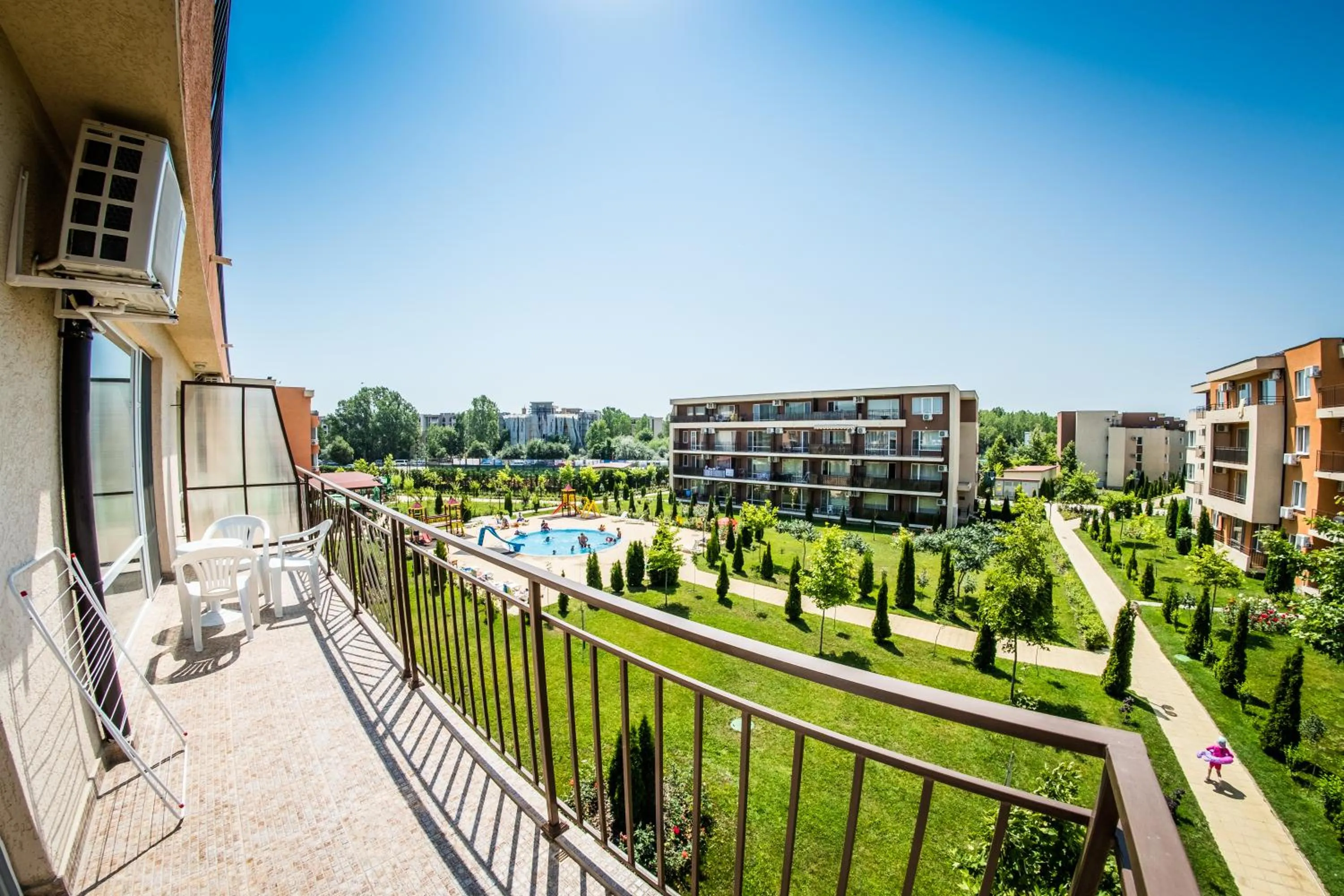 Day in Orchid Fort Garden