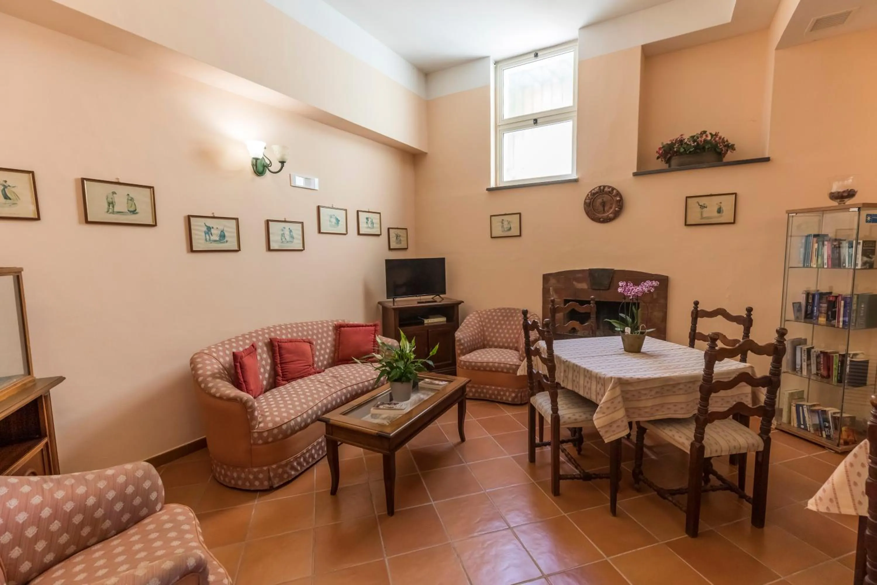 Library in Villa Romita