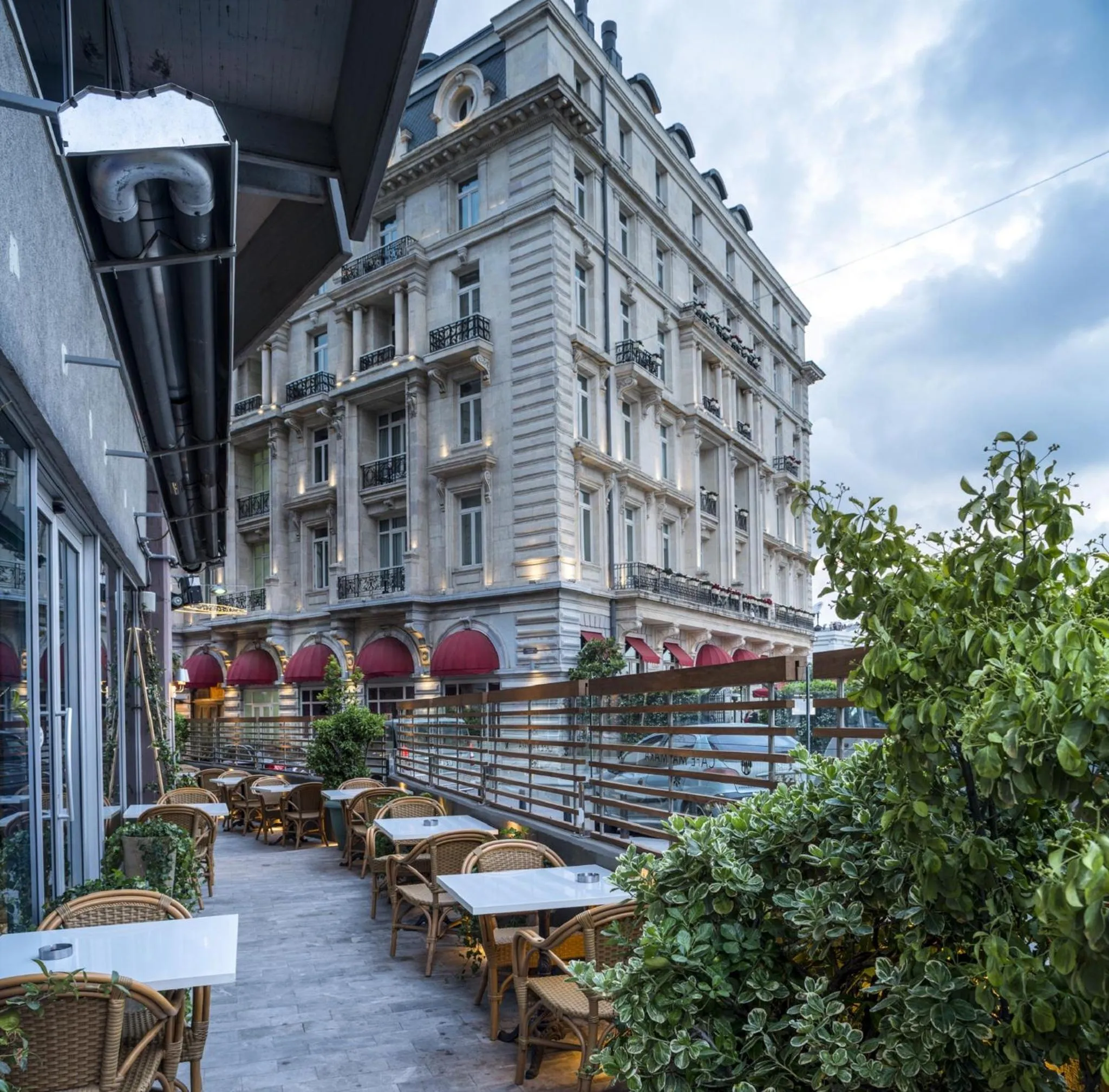 Restaurant/places to eat in The Marmara Pera