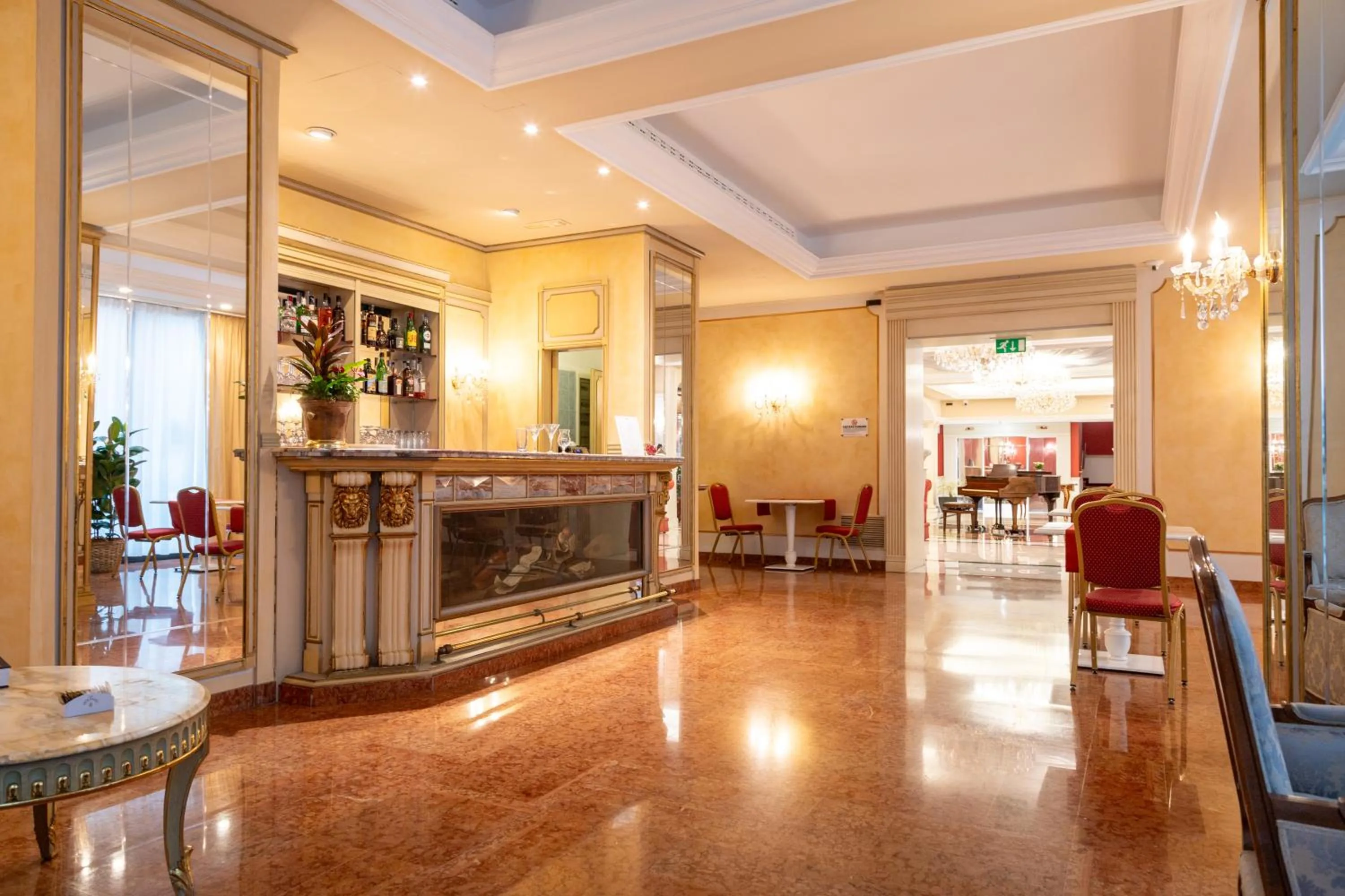 Restaurant/places to eat in Hotel Stendhal