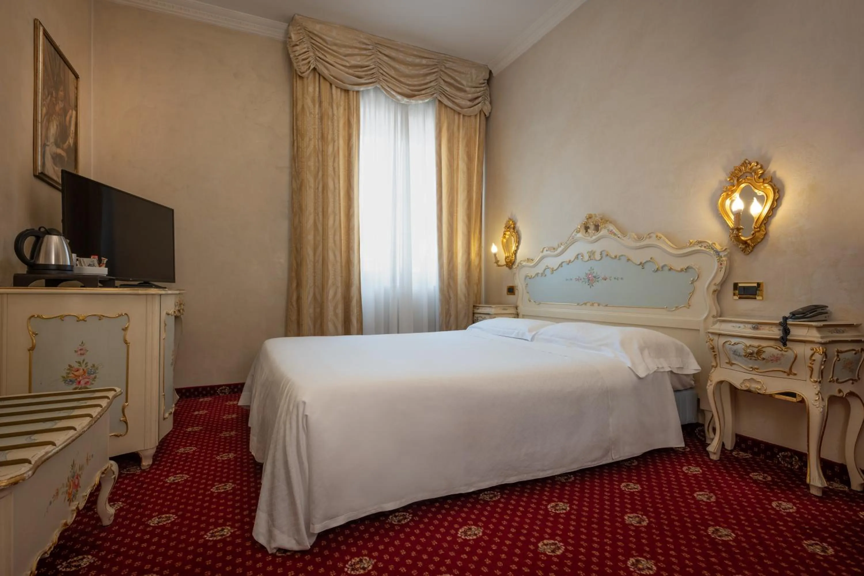 Bedroom, Bed in Hotel Stendhal