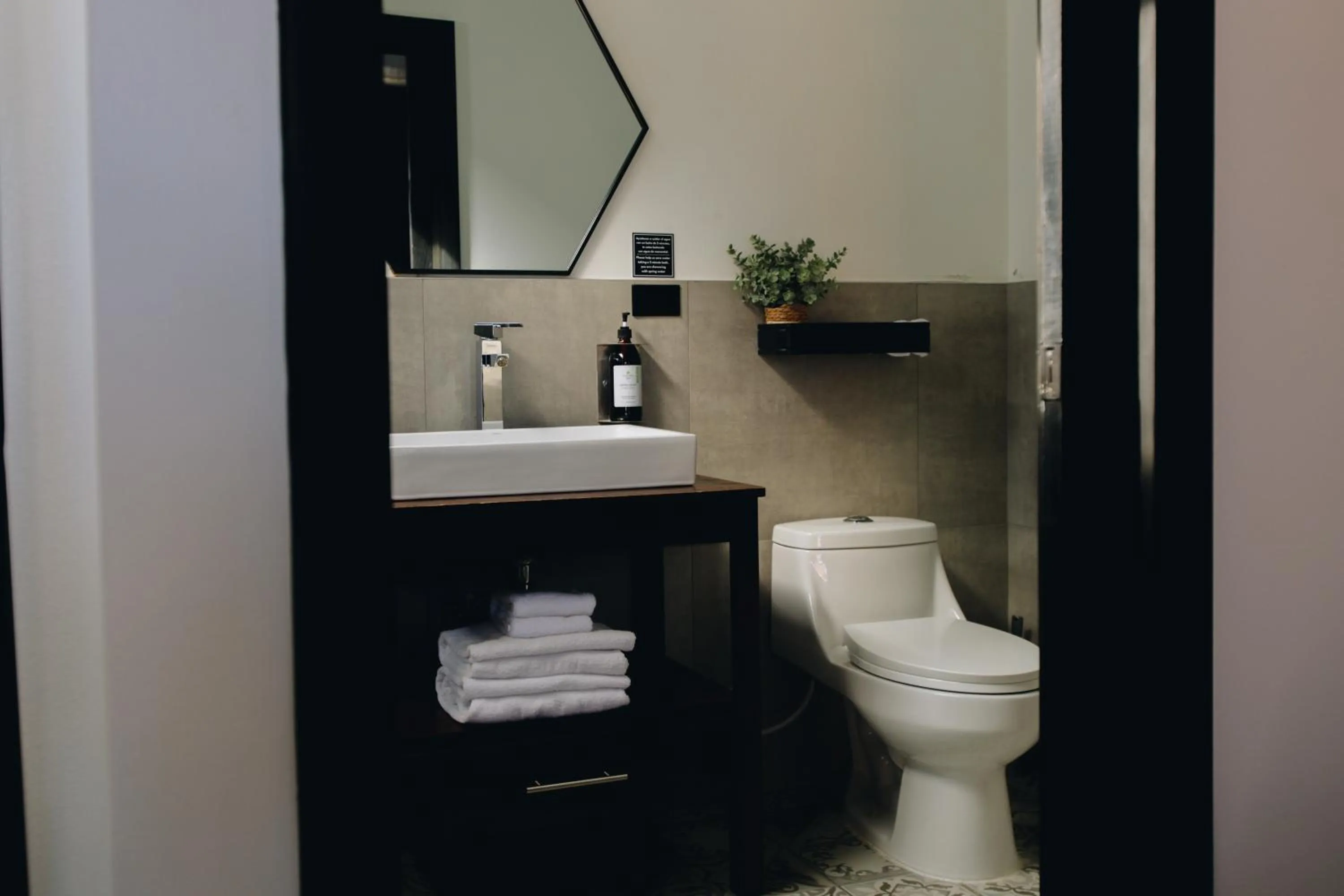 Toilet in Hotel Otero Valle de Guadalupe