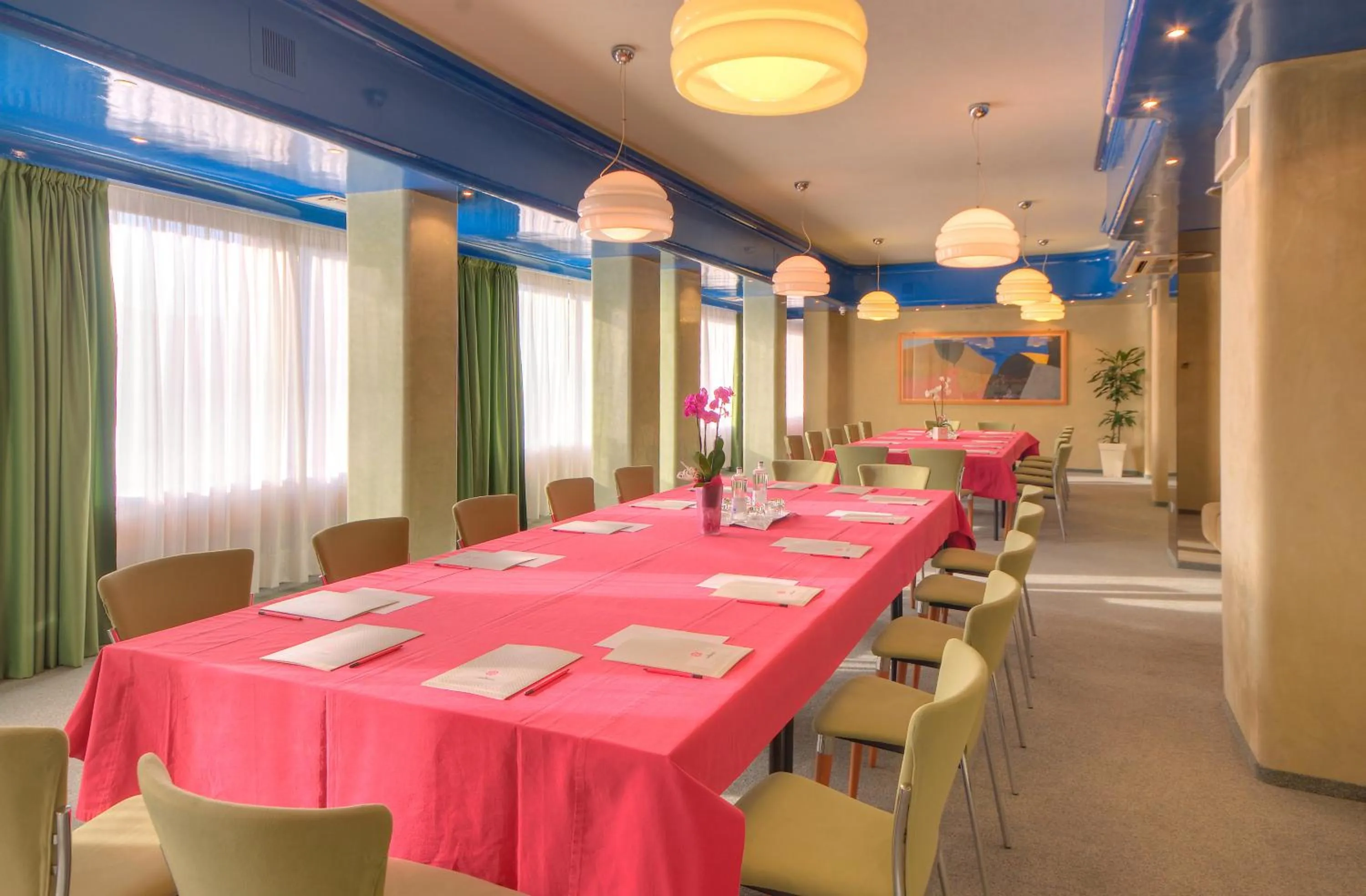 Business facilities in SenB Hotel