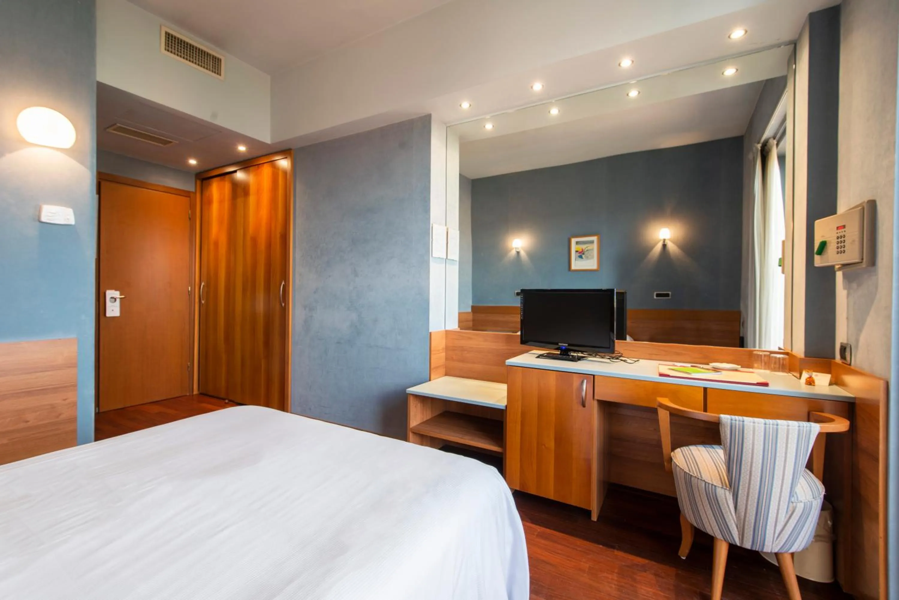 Bedroom, Bed in SenB Hotel