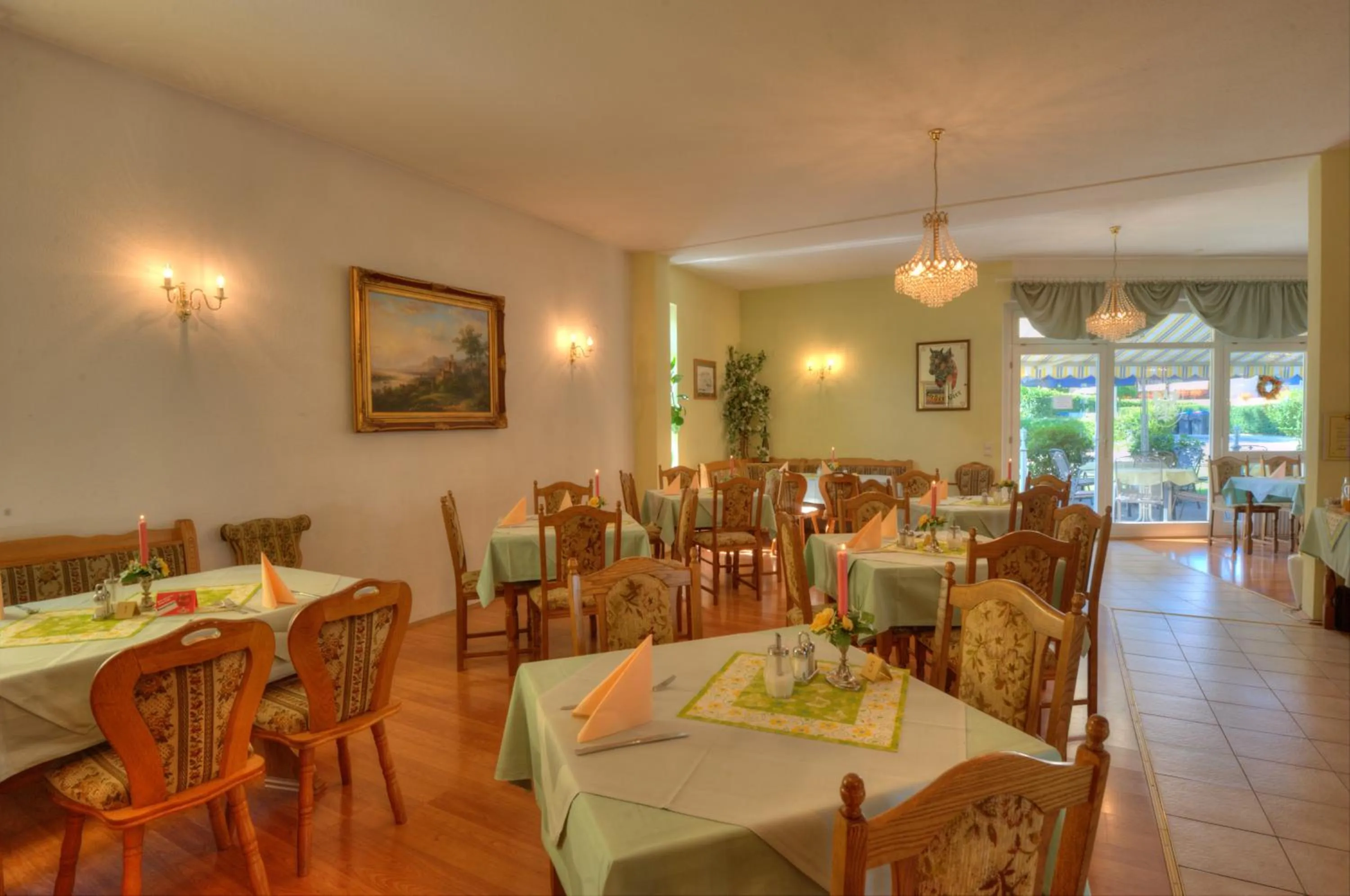 Restaurant/places to eat in Hotel Brigitte