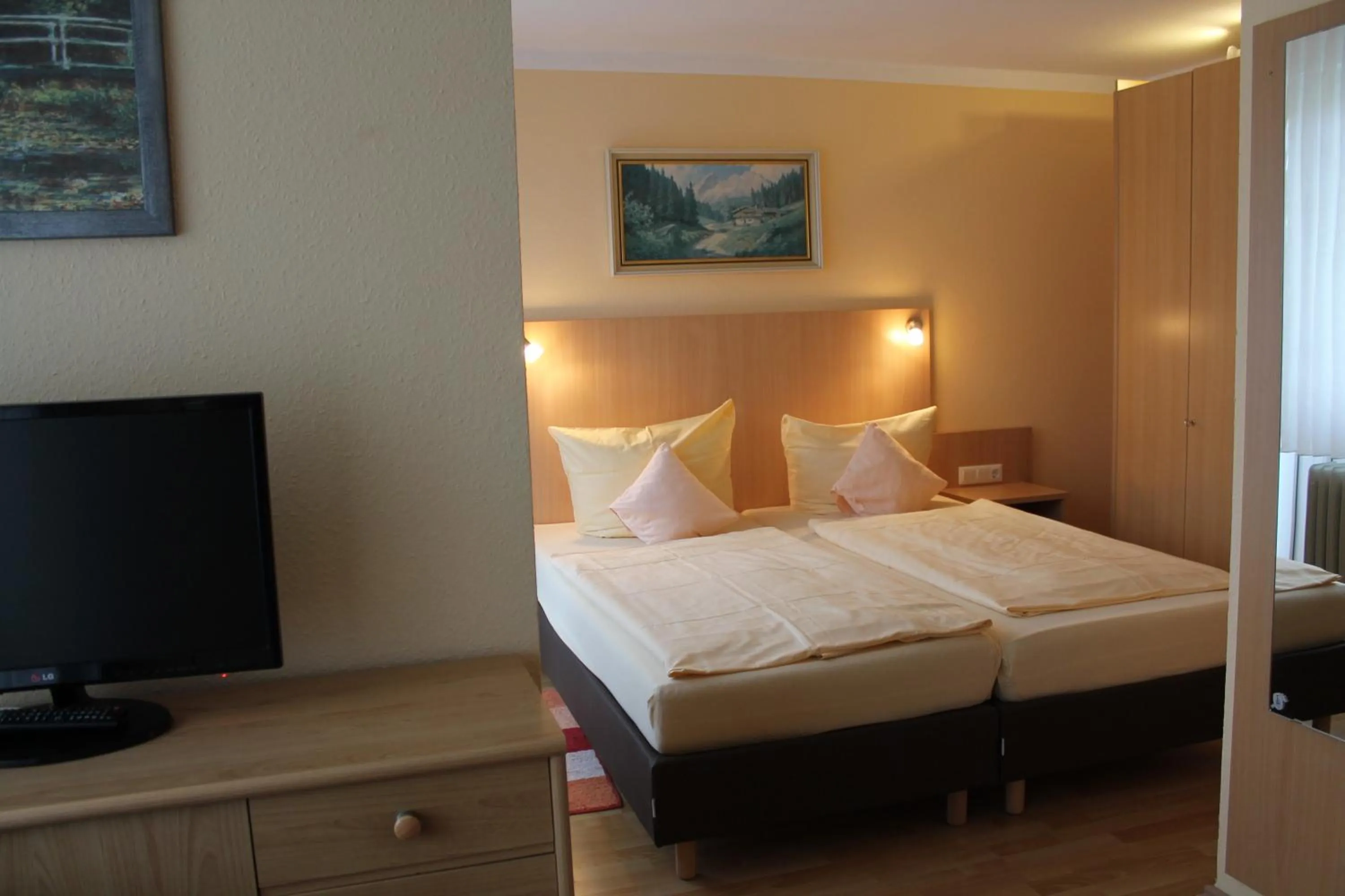 Bed in Hotel Brigitte