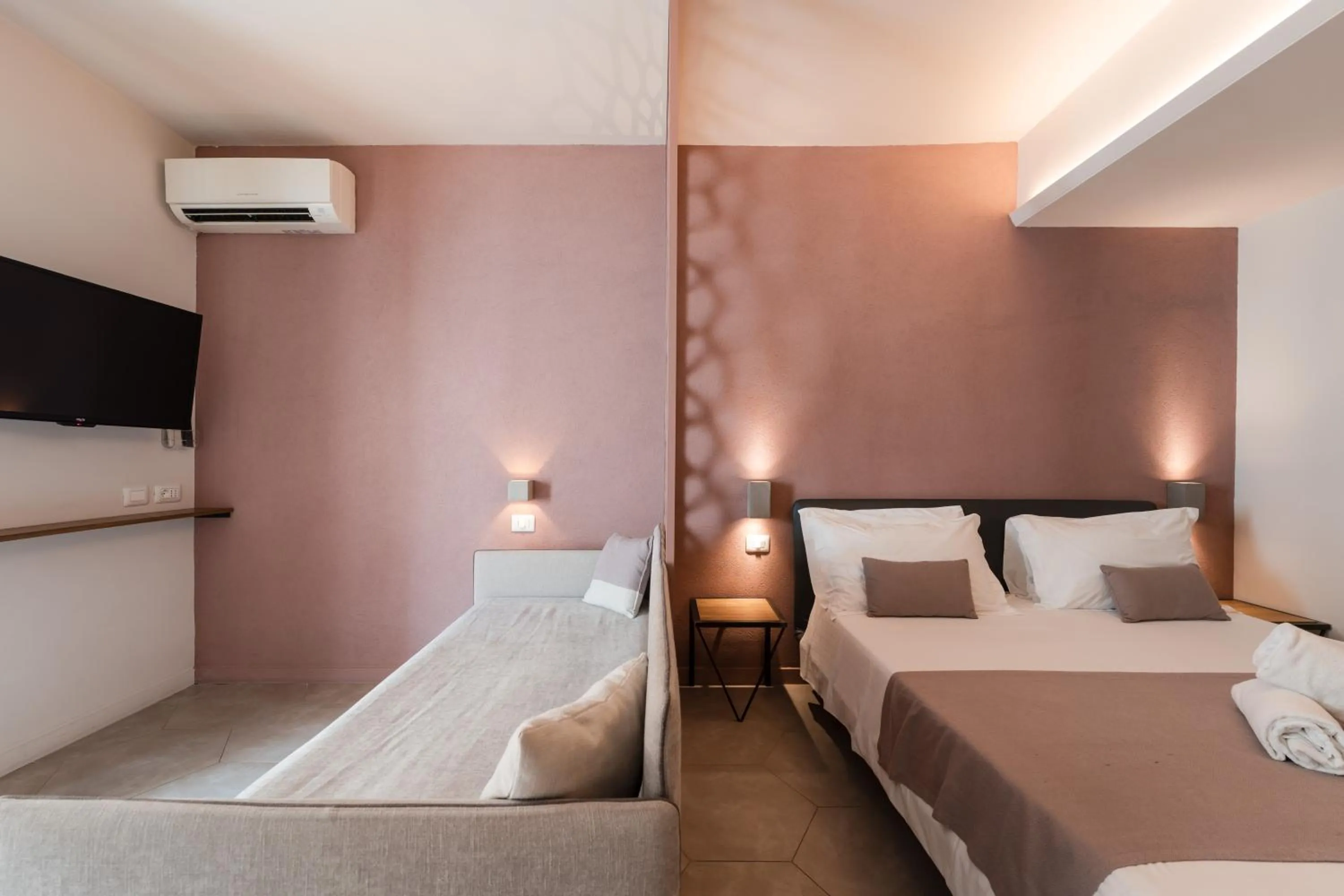 Balcony/Terrace, Bed in Hotel Stella Del Mare