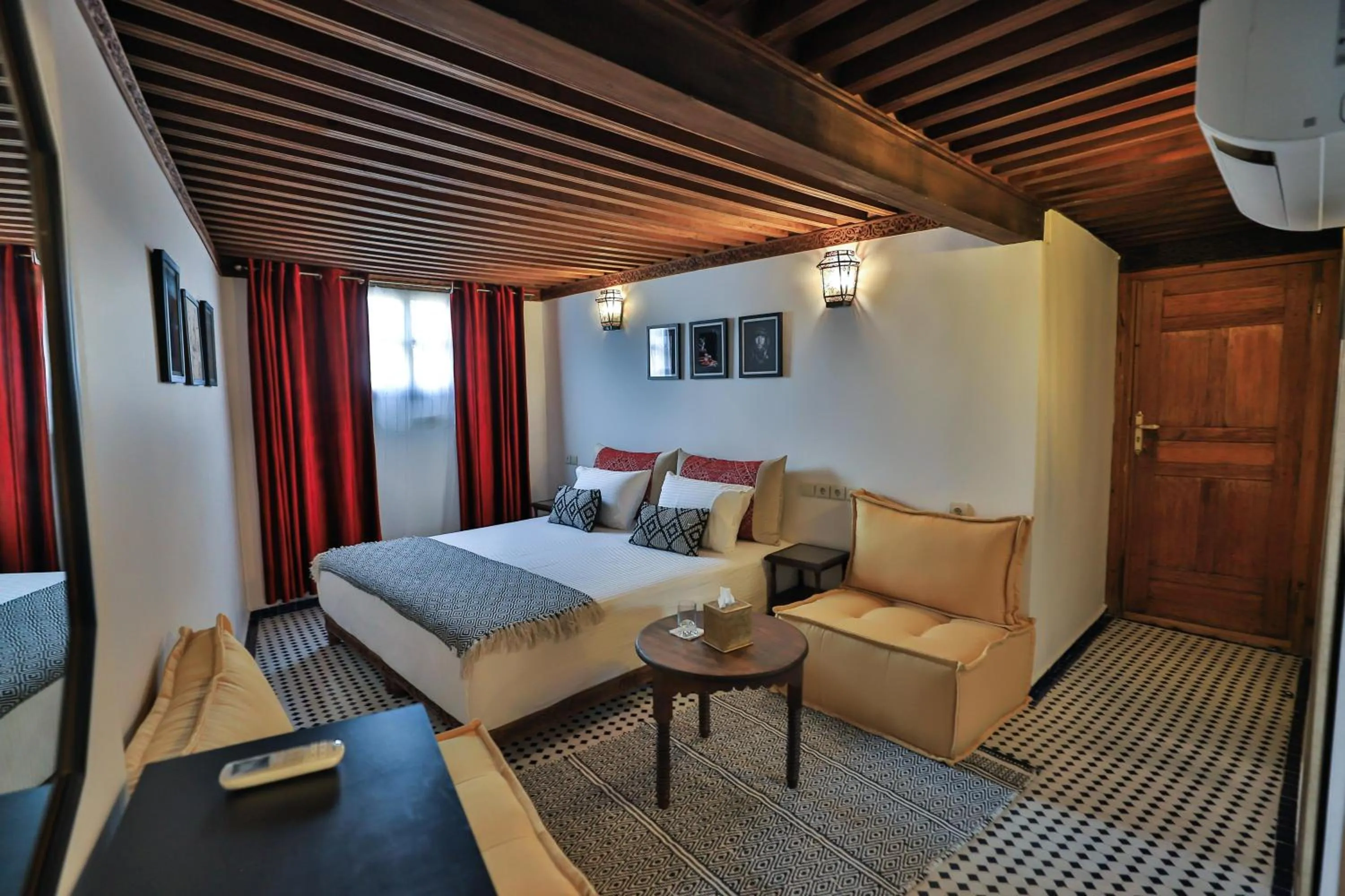 Bed in Riad Moulaydriss et Giacomo