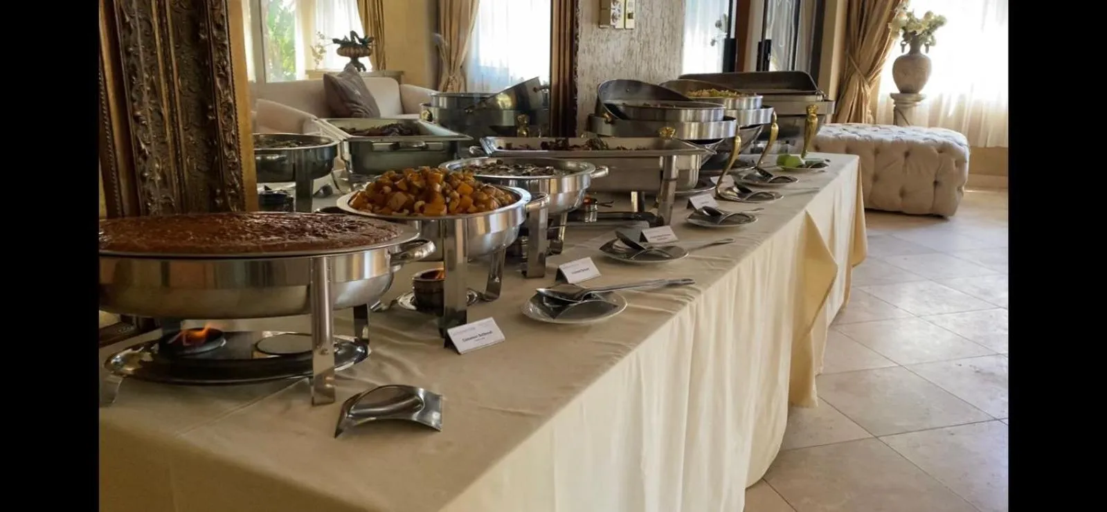 Restaurant/places to eat in Summerview Boutique Hotel & Conference