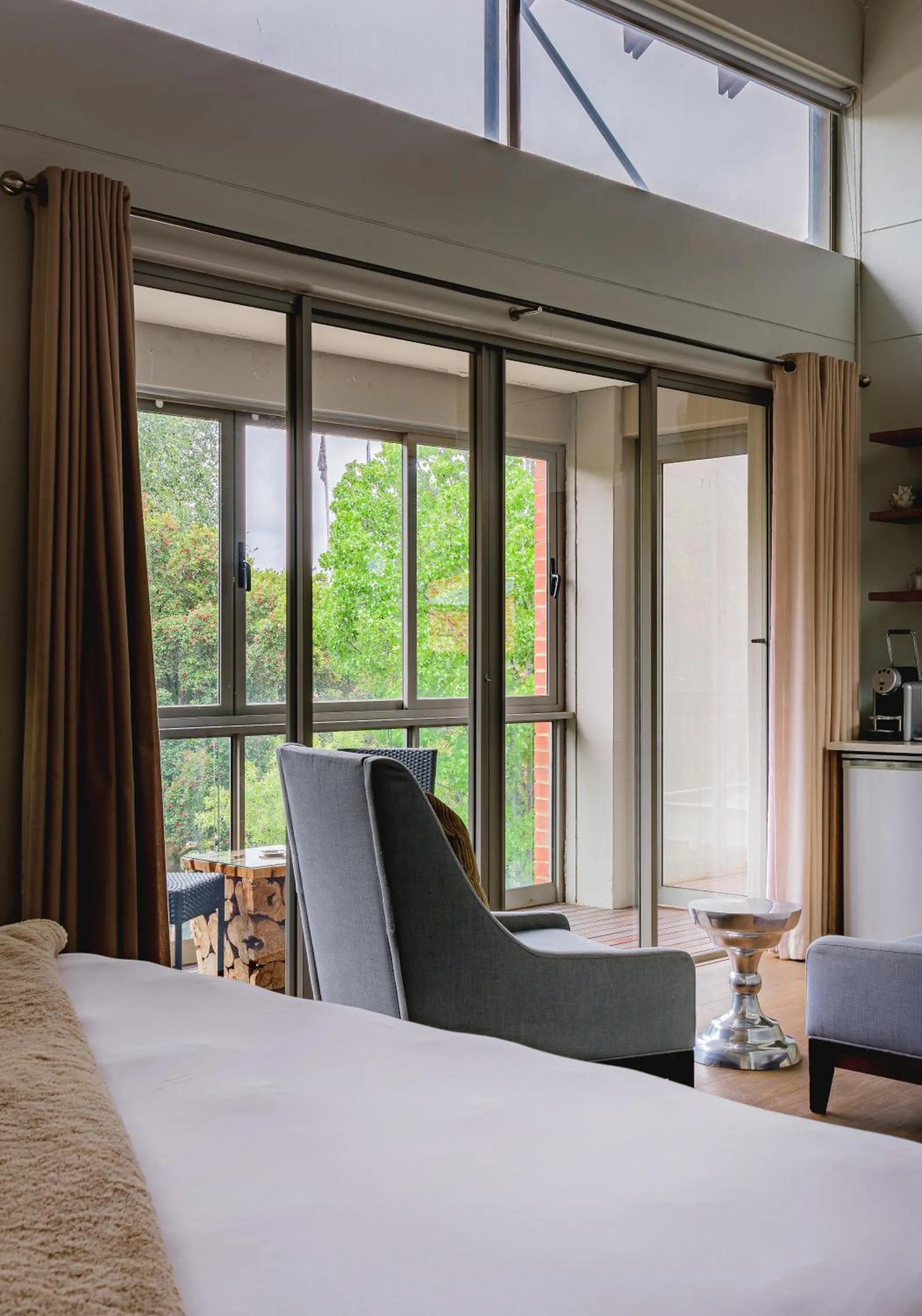 Balcony/Terrace, Bed in Menlyn Boutique Hotel