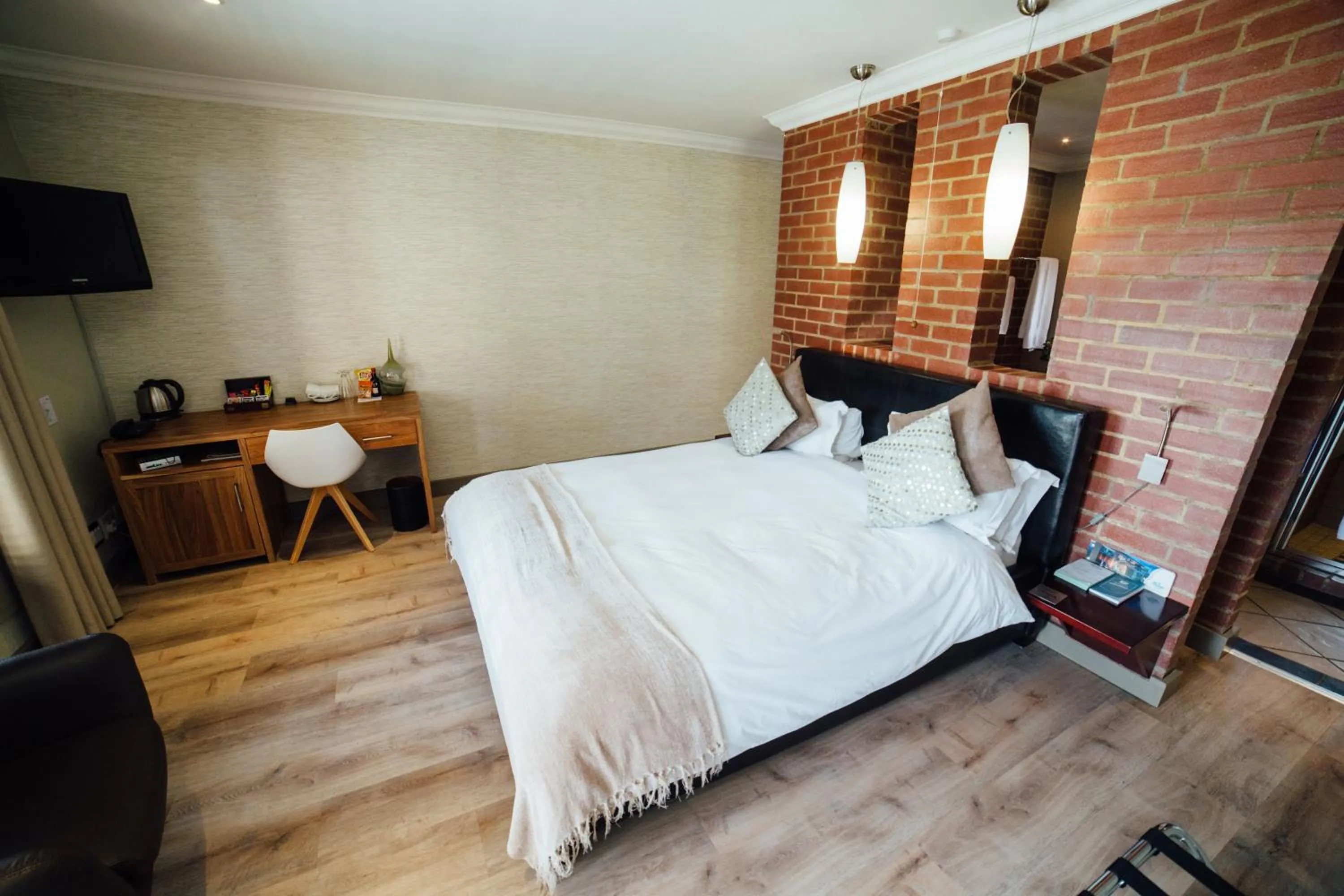 Bedroom, Bed in Menlyn Boutique Hotel