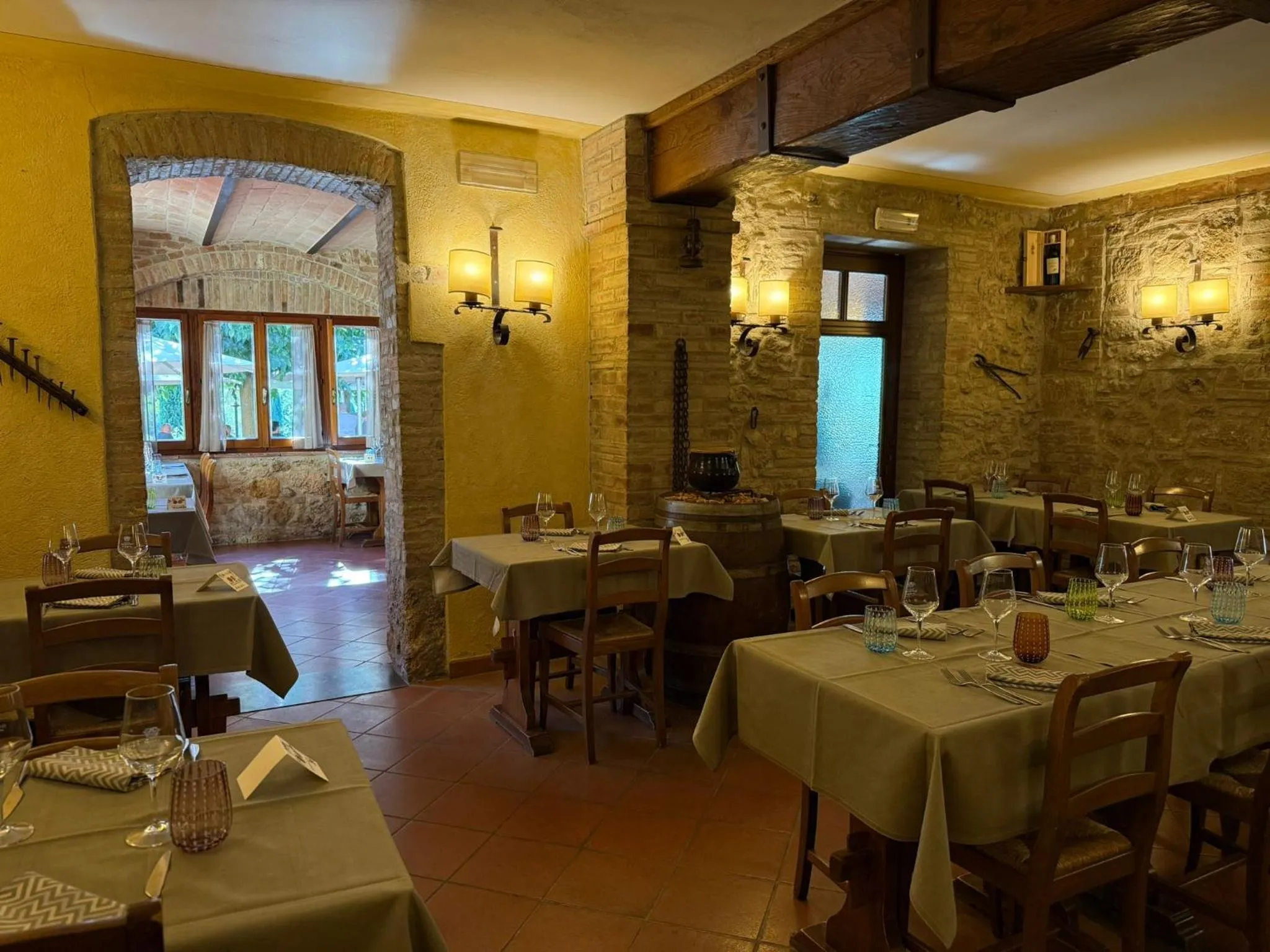Restaurant/places to eat in Hotel Sovestro