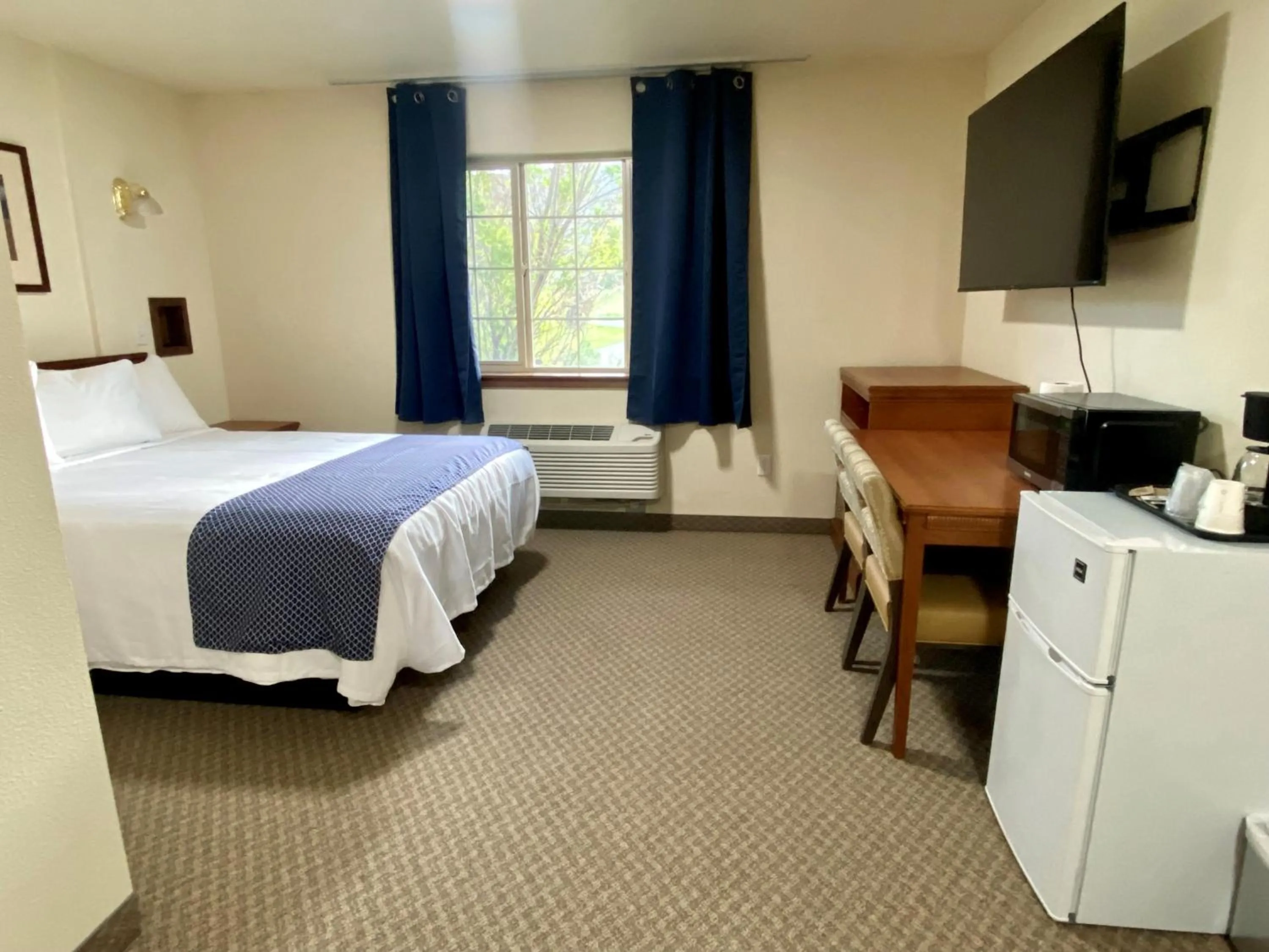 Bed in RED ROCK LODGE