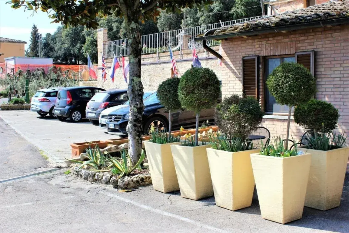 Double Room with Patio - single occupancy in Hotel Porta Romana - LuceHotels Double Room with Patio - single occupancy in Hotel Porta Romana - LuceHotels