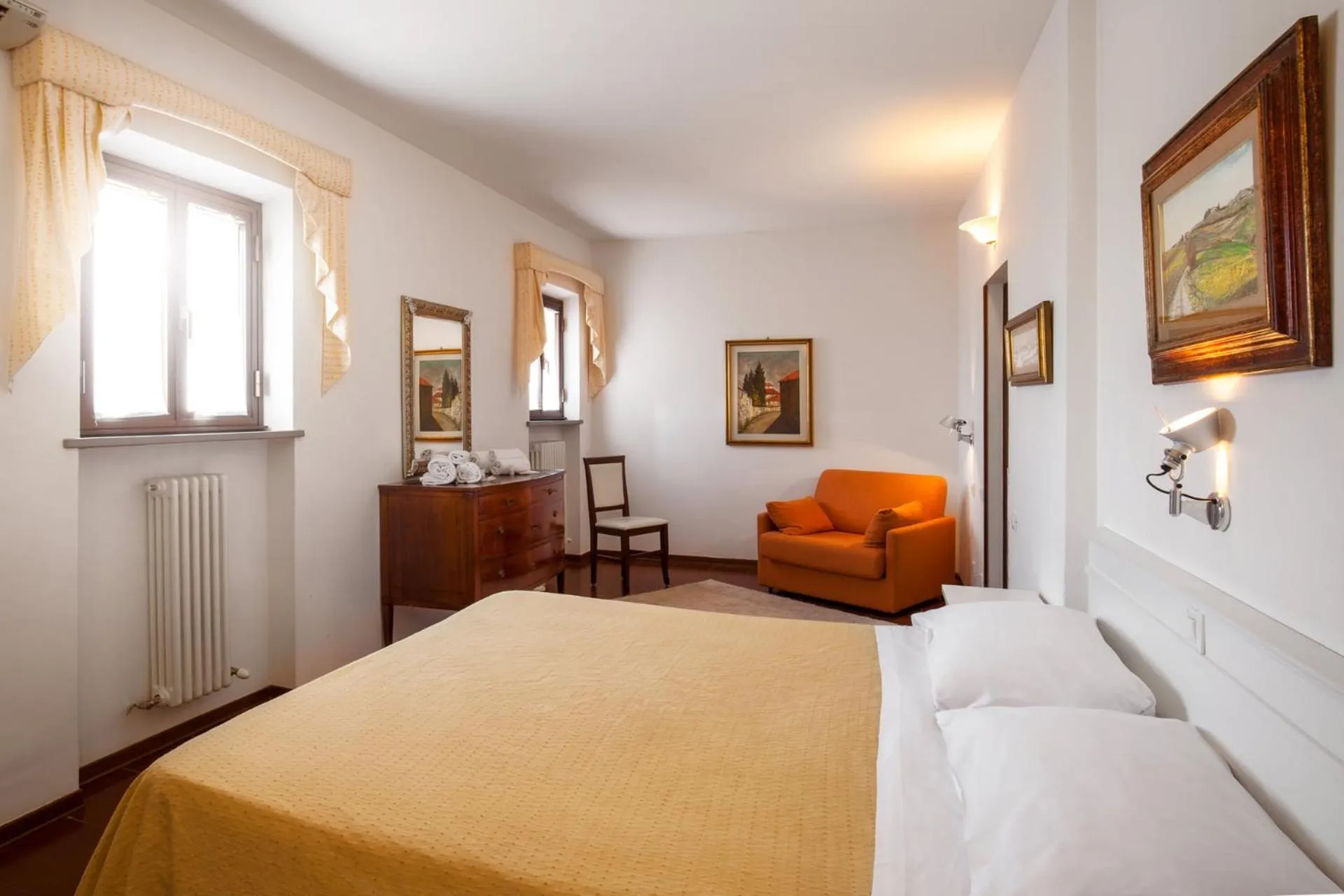 Bedroom, Bed in Hotel Porta Romana di Luce Hotels