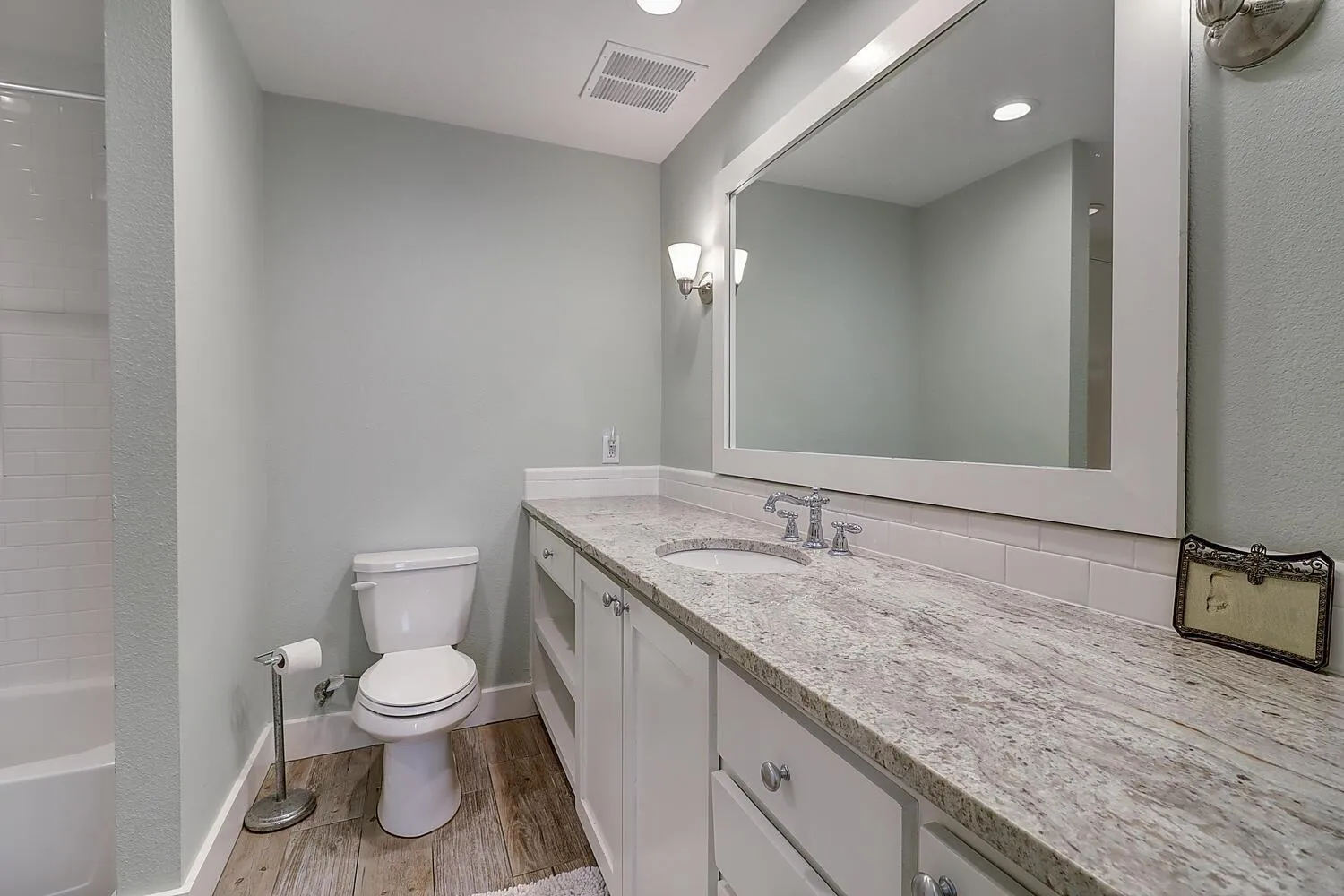 Other in Shells on the Beach TC 2104