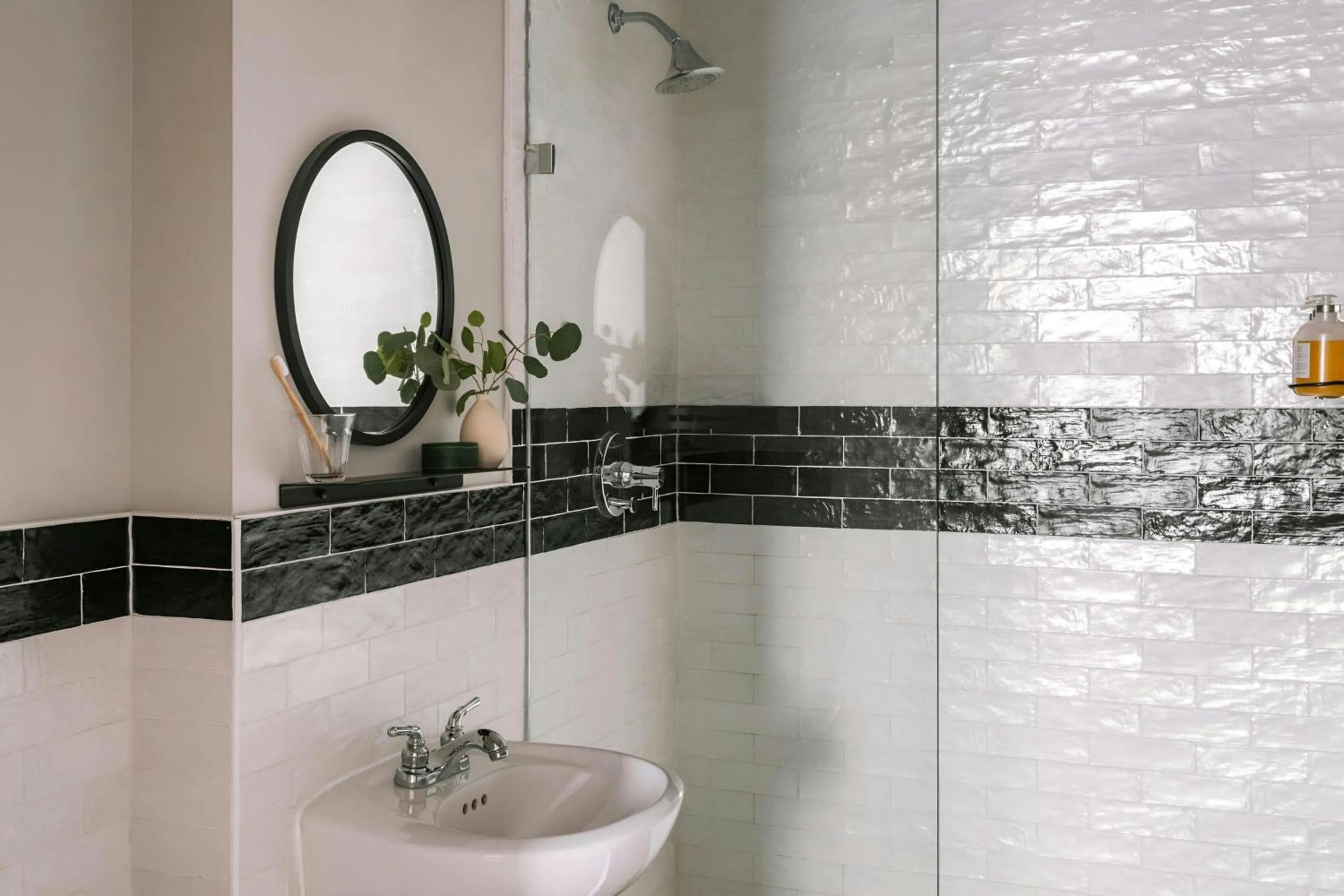 Bathroom in The Dutch Hotel Long Island City, Sonder by Marriott Bonvoy