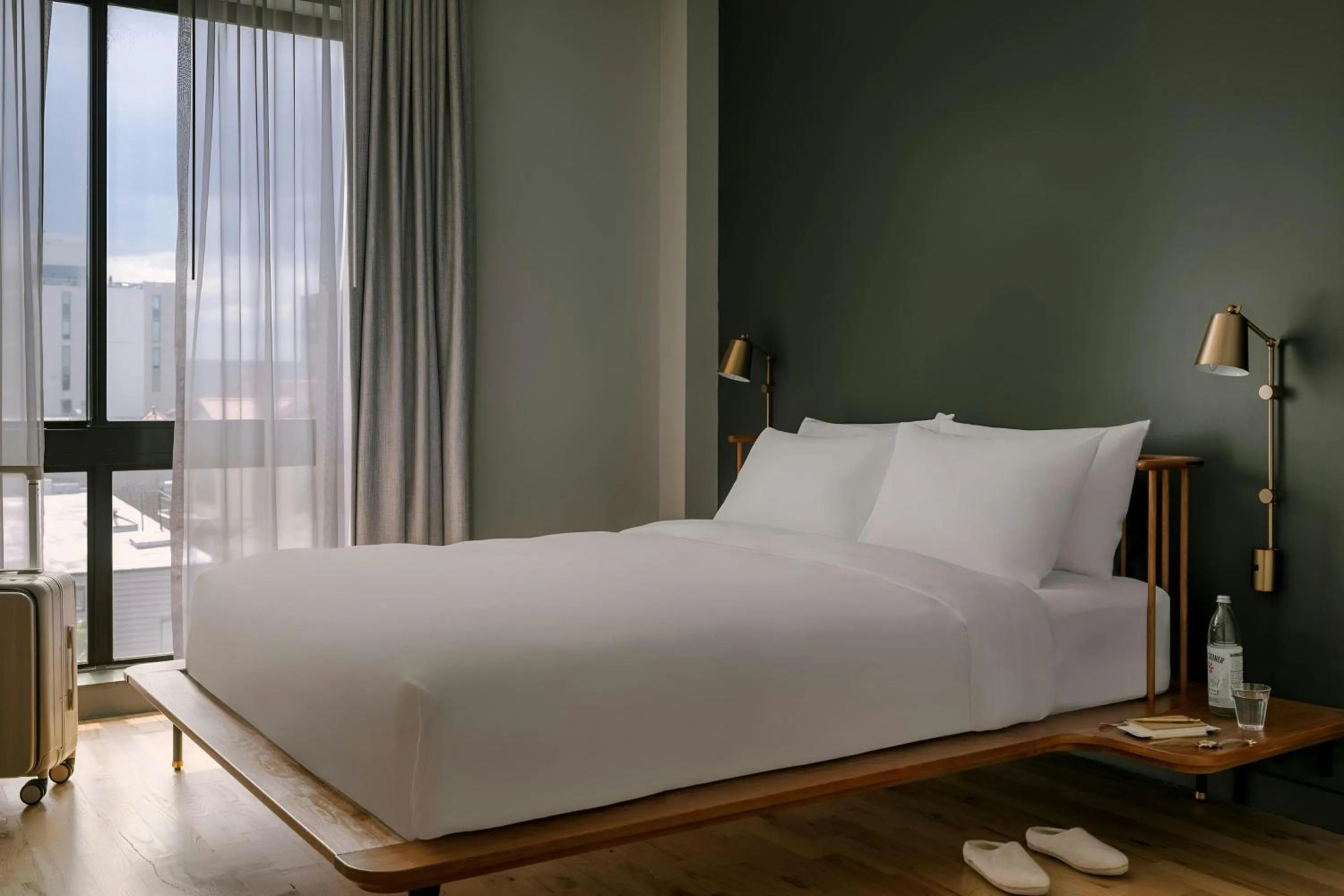Bedroom, Bed in The Dutch Hotel Long Island City, Sonder by Marriott Bonvoy