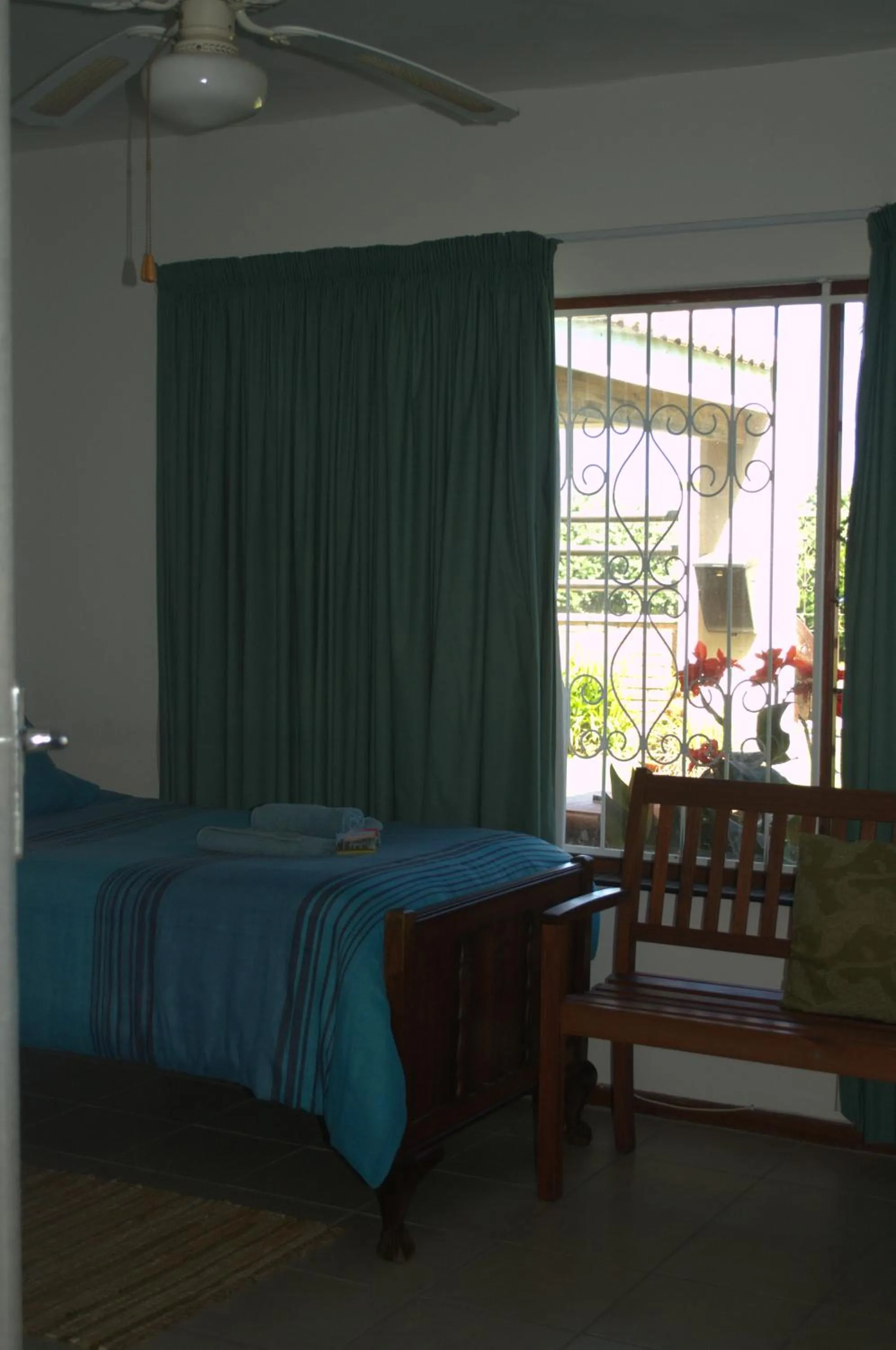 Bed in Crowned Crane