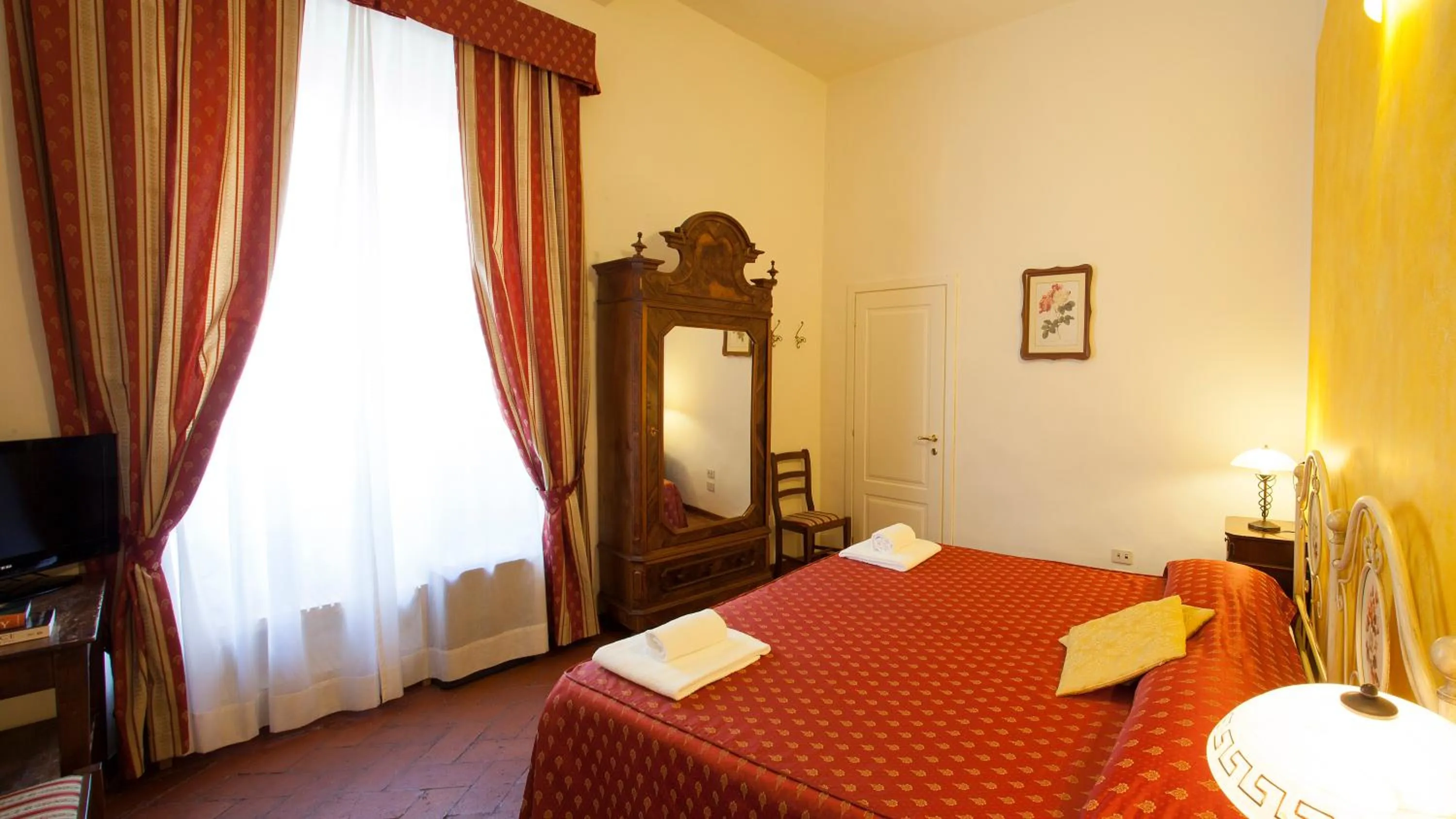 Photo of the whole room, Bed in B&B Home in Florence
