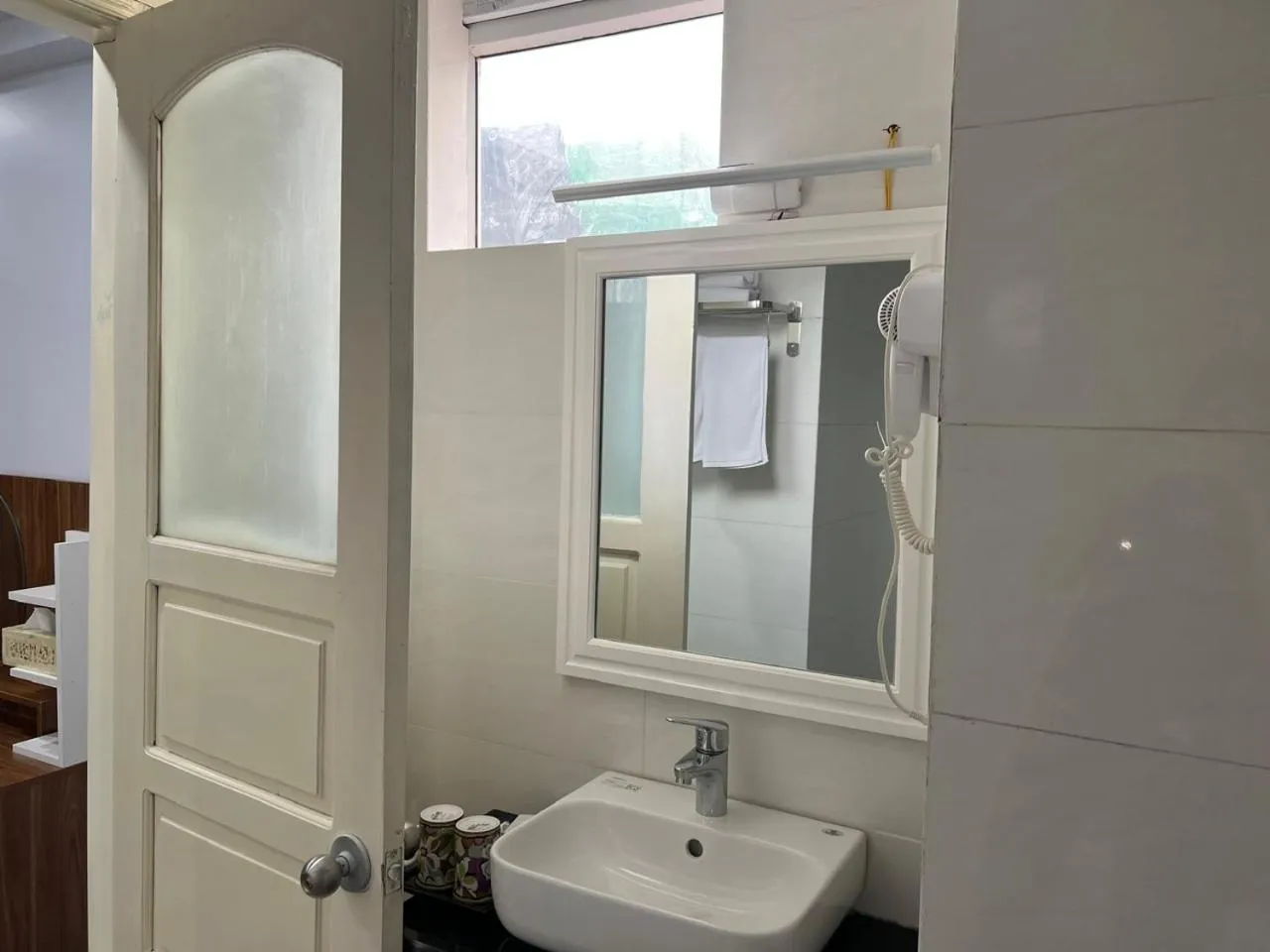 Sen Hotel My Dinh Song Da 미딩