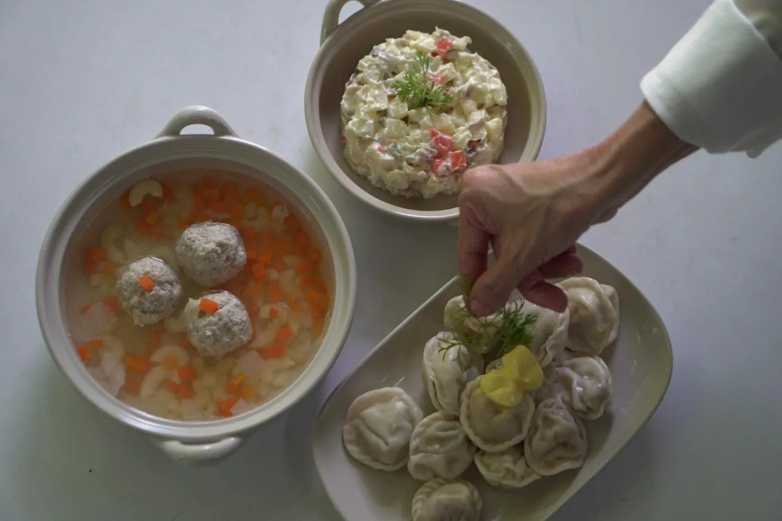 Restaurant/places to eat in Sealord Naithon Beachfront Villa