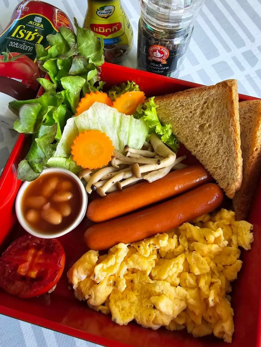 Breakfast in Sealord Naithon Beachfront Villa