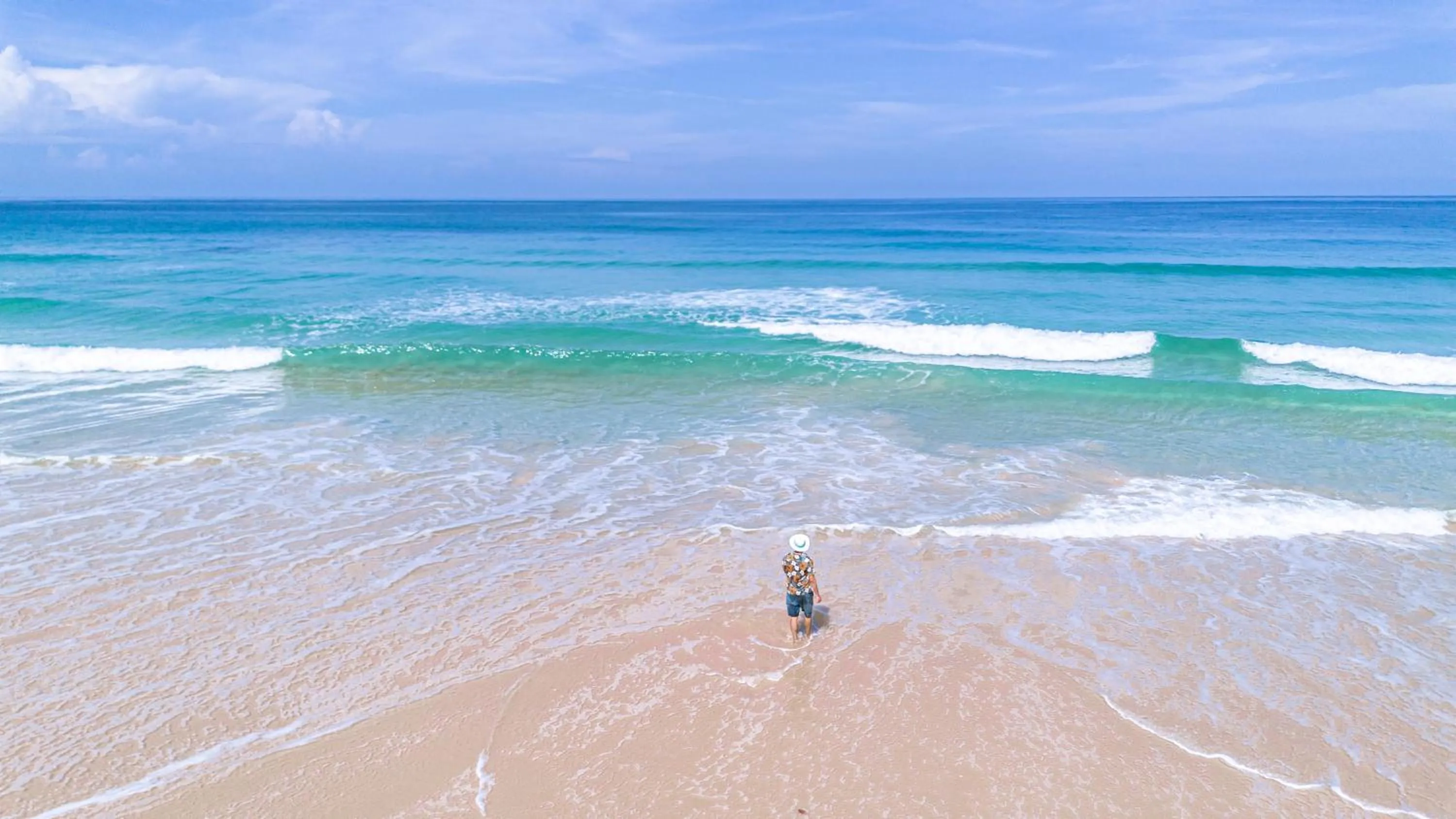 Day in Sealord Naithon Beachfront Villa