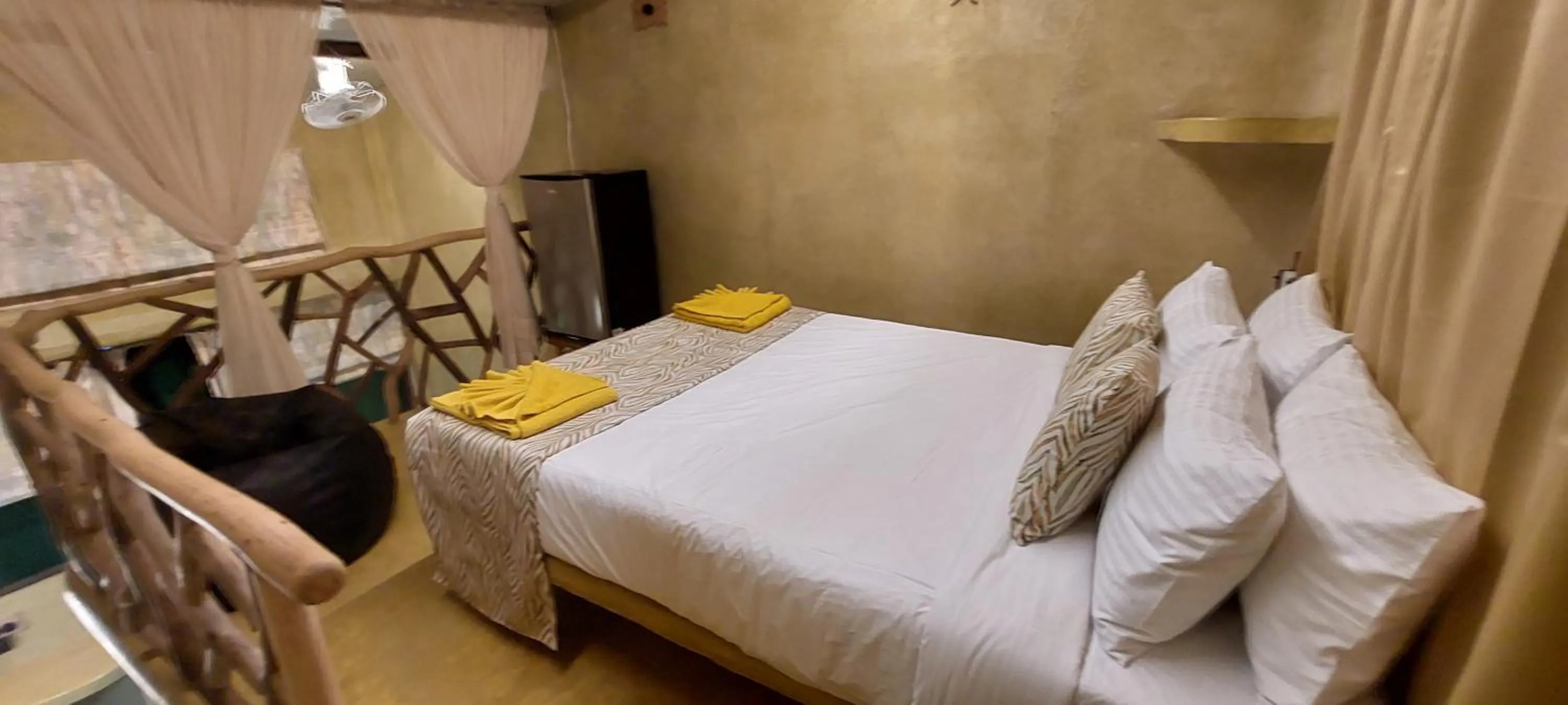 Bedroom, Bed in Matsya