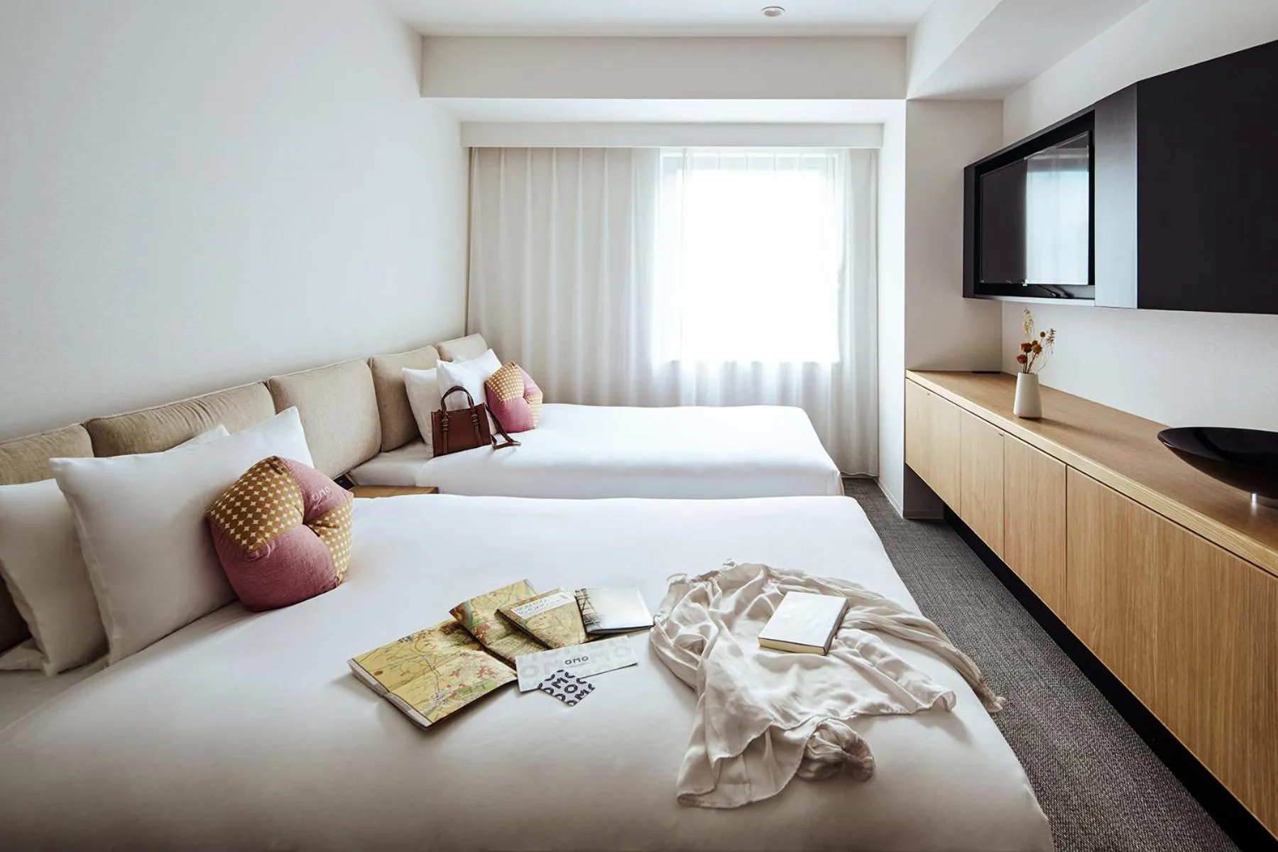Photo of the whole room, Bed in OMO3 Tokyo Akasaka by Hoshino Resort