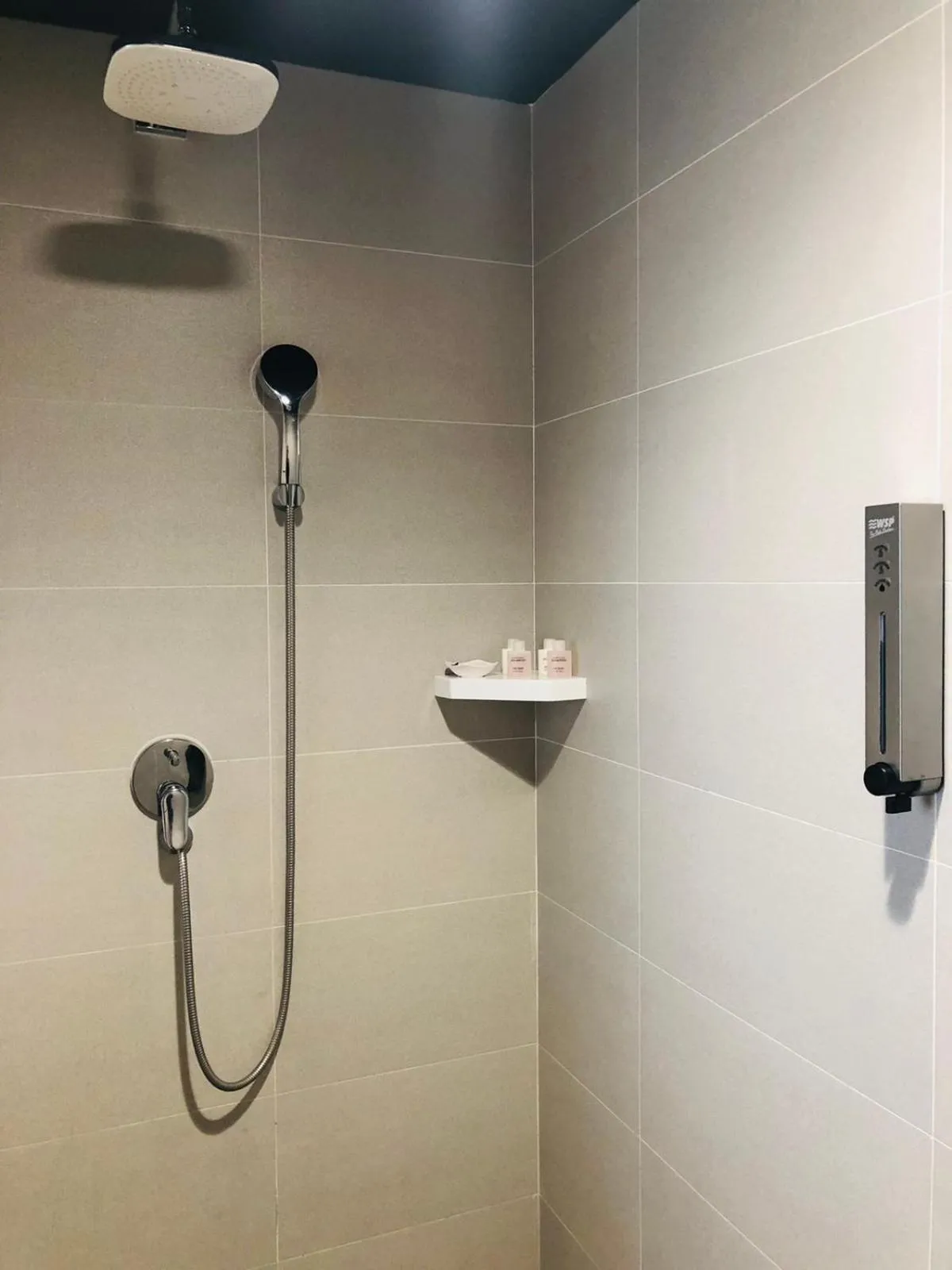 Bathroom in Sayarsan Hotel Yangon